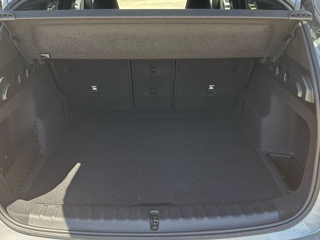 BMW X1 sDrive18d color Gris Plata. Año 2024. 110KW(150CV). Diésel. En concesionario Auto Premier, S.A. - ALCALÁ DE HENARES de Madrid