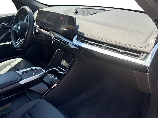 BMW X1 sDrive18d color Gris Plata. Año 2024. 110KW(150CV). Diésel. En concesionario Auto Premier, S.A. - ALCALÁ DE HENARES de Madrid