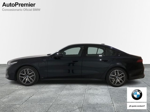 Fotos de BMW Serie 5 530e color Negro. Año 2025. 220KW(299CV). Híbrido Electro/Gasolina. En concesionario Auto Premier, S.A. - MADRID de Madrid