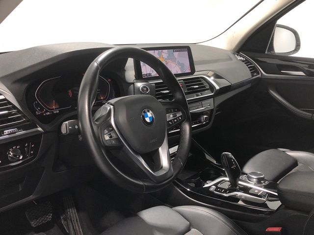 BMW X3 xDrive20d color Gris Plata. Año 2020. 140KW(190CV). Diésel. En concesionario Auto Premier, S.A. La Garena de Madrid