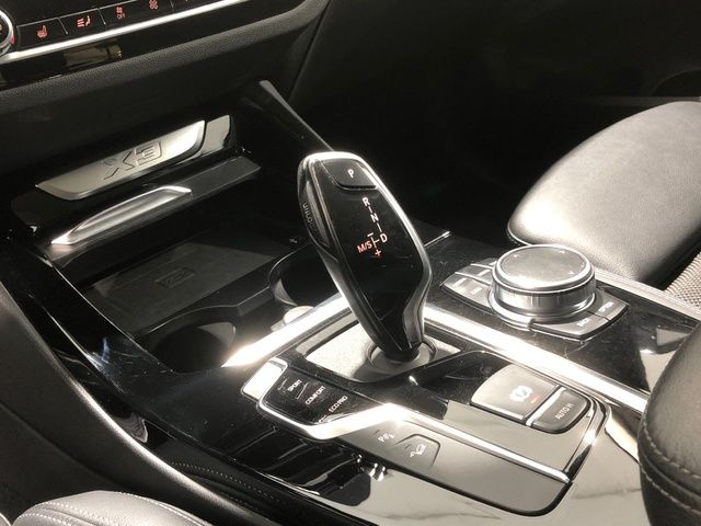 BMW X3 xDrive20d color Gris Plata. Año 2020. 140KW(190CV). Diésel. En concesionario Auto Premier, S.A. La Garena de Madrid