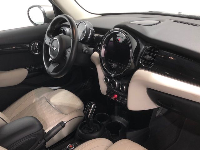 fotoG 7 del MINI MINI Cooper 5 Puertas 100 kW (136 CV) 136cv Gasolina del 2021 en Madrid