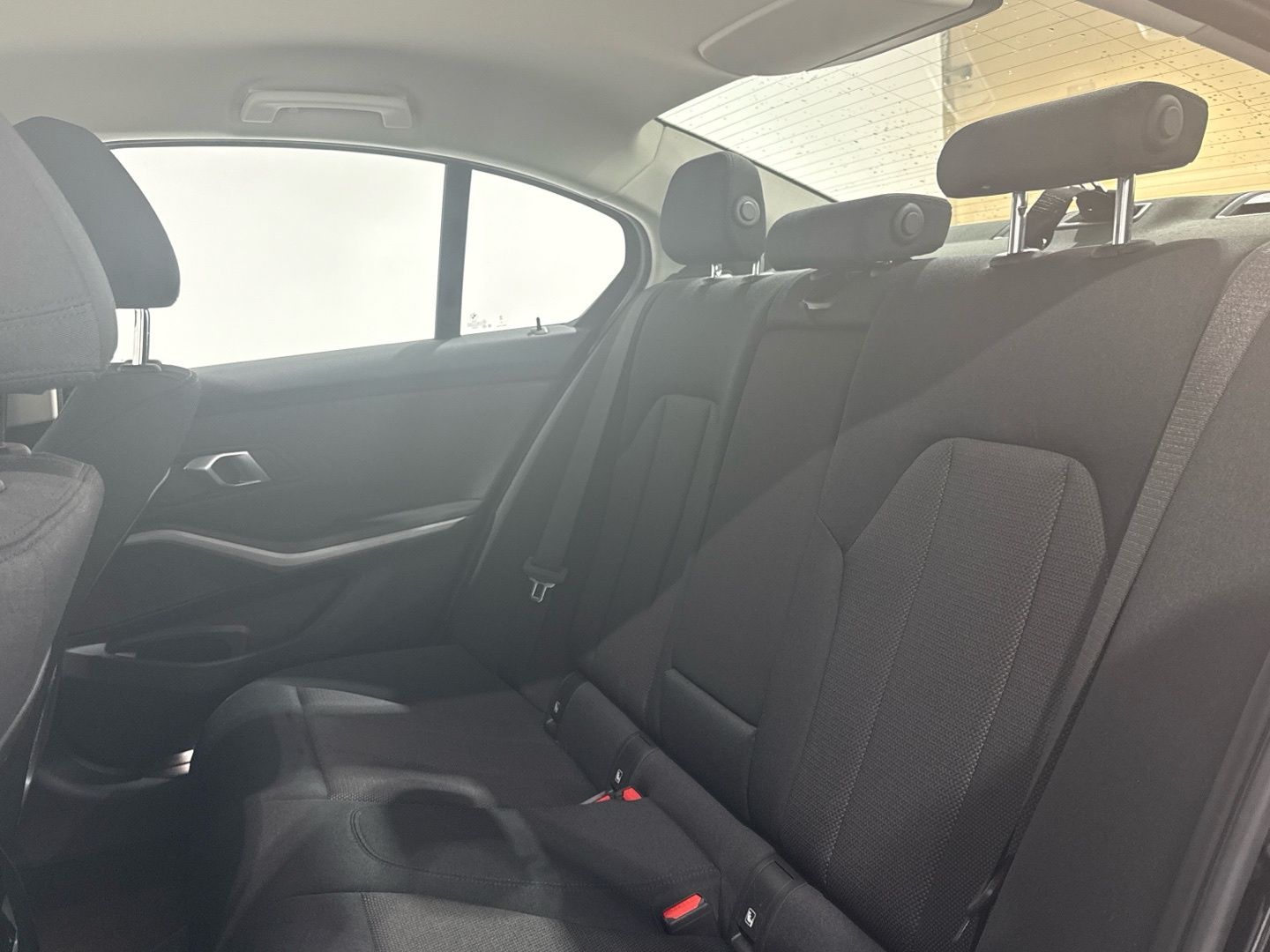 BMW Serie 3 318d color Negro. Año 2022. 110KW(150CV). Diésel. En concesionario Auto Premier, S.A. - MADRID de Madrid