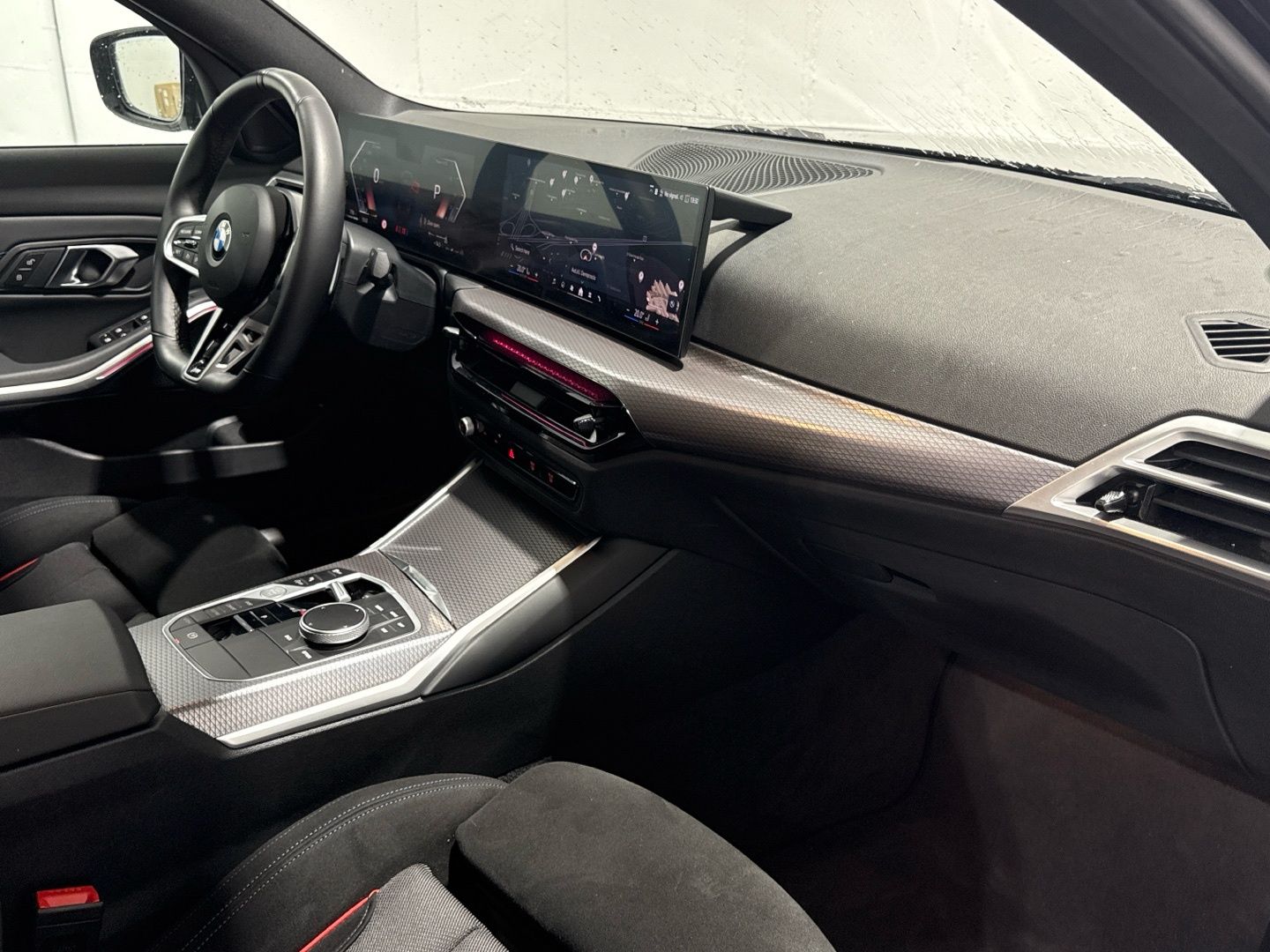 Bmw Serie 3 320i color Negro. Año 2025. 135KW(184CV). Gasolina. En concesionario Auto Premier, S.A. - MADRID de Madrid