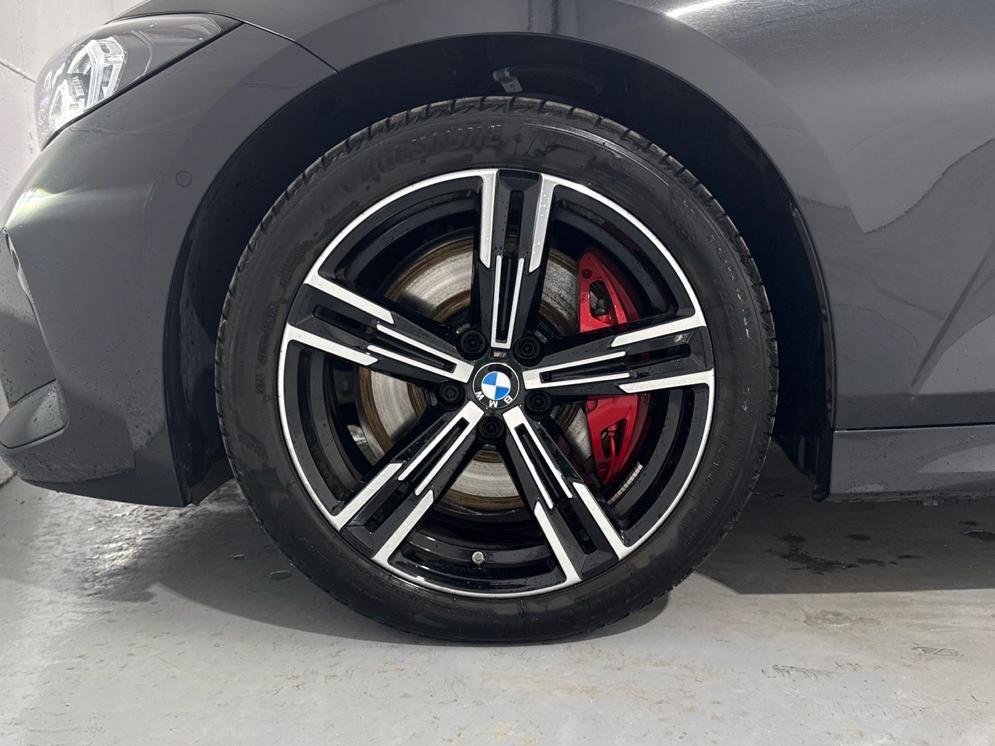 Bmw Serie 3 320i color Negro. Año 2025. 135KW(184CV). Gasolina. En concesionario Auto Premier, S.A. - MADRID de Madrid