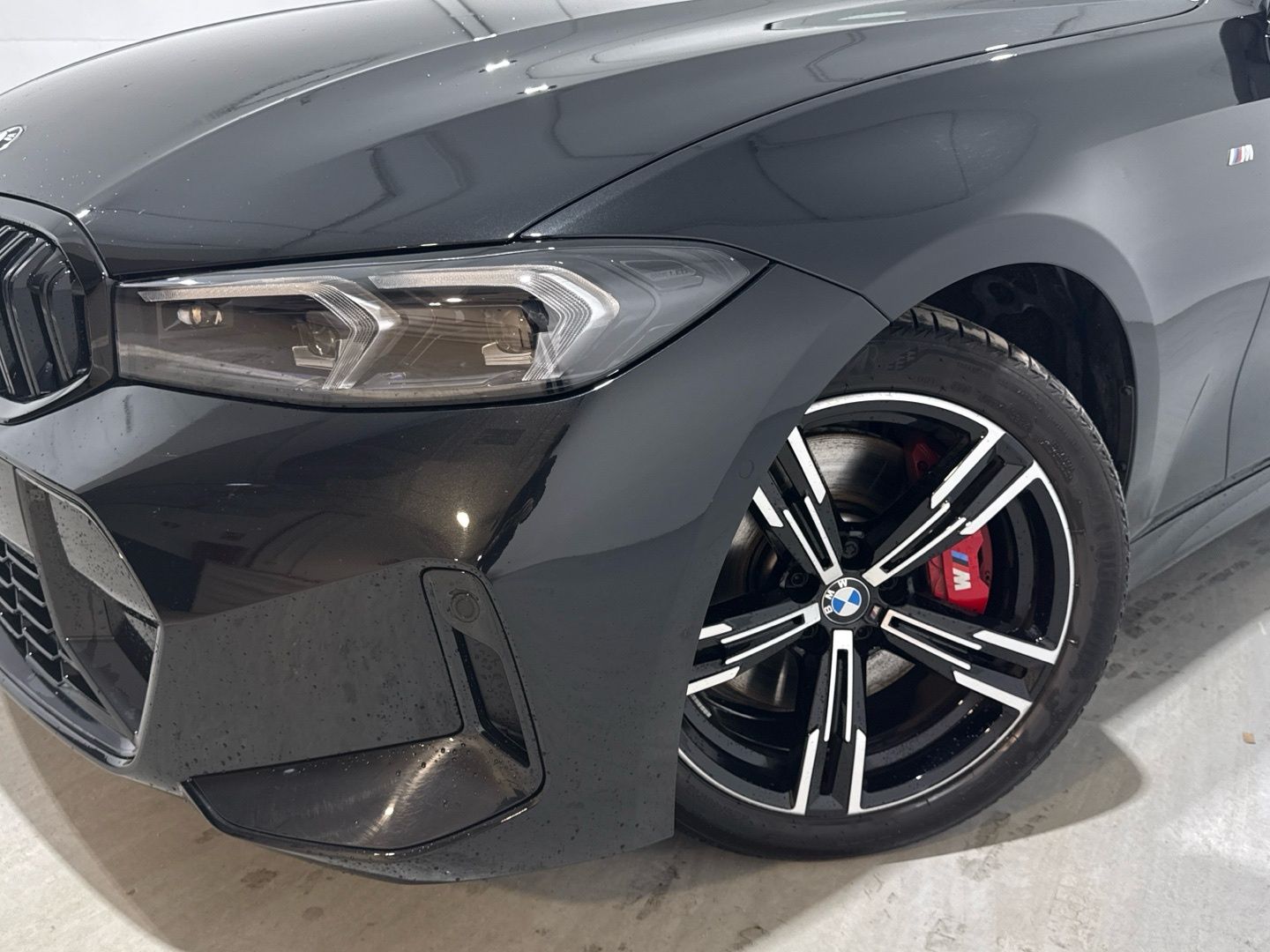 Bmw Serie 3 320i color Negro. Año 2025. 135KW(184CV). Gasolina. En concesionario Auto Premier, S.A. - MADRID de Madrid