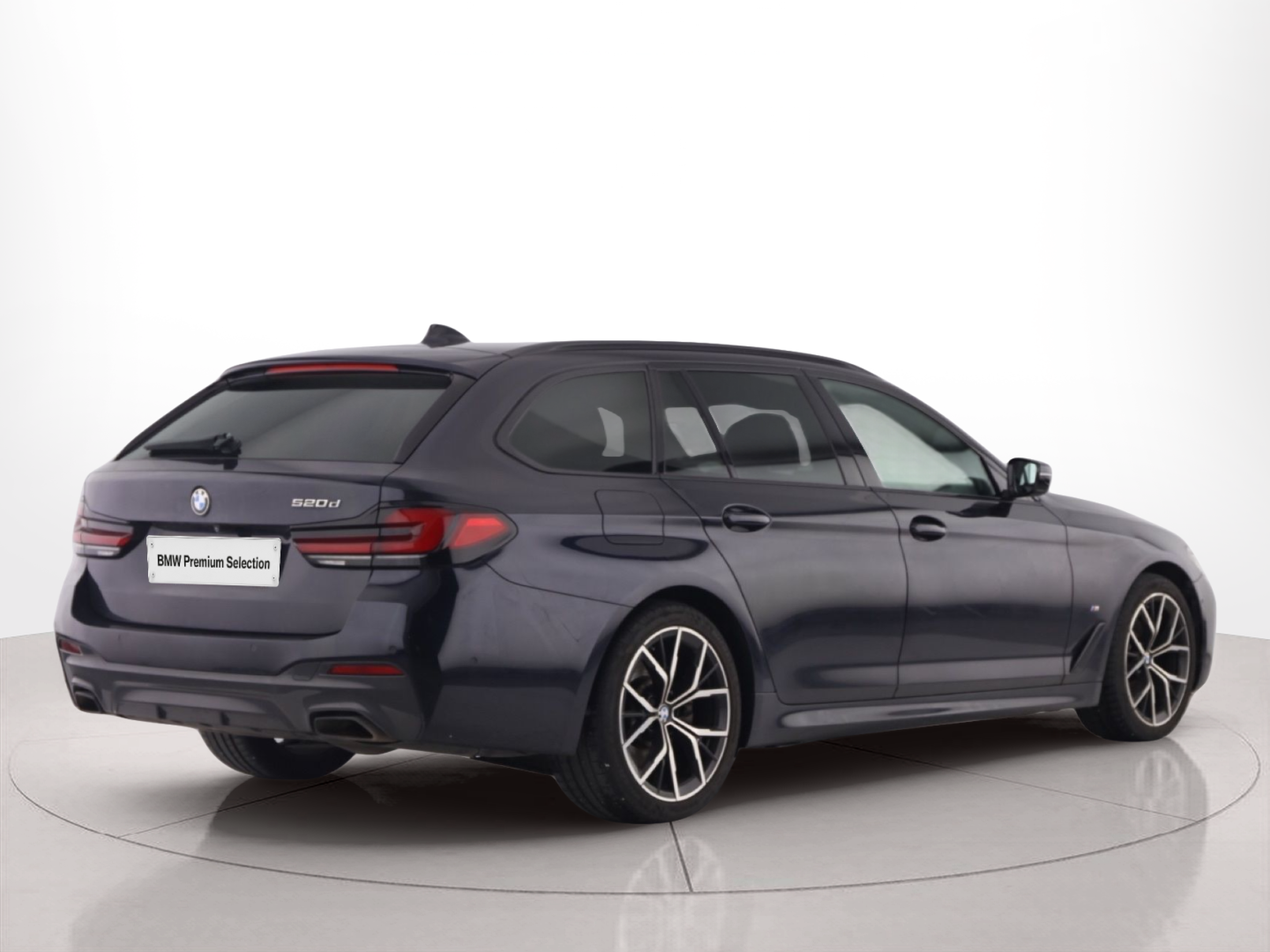 BMW Série 5 520d Touring color Negro. Año 2021. 140KW(190CV). Diesel. En concesionario BMW Group Portugal Outlet de Oeiras