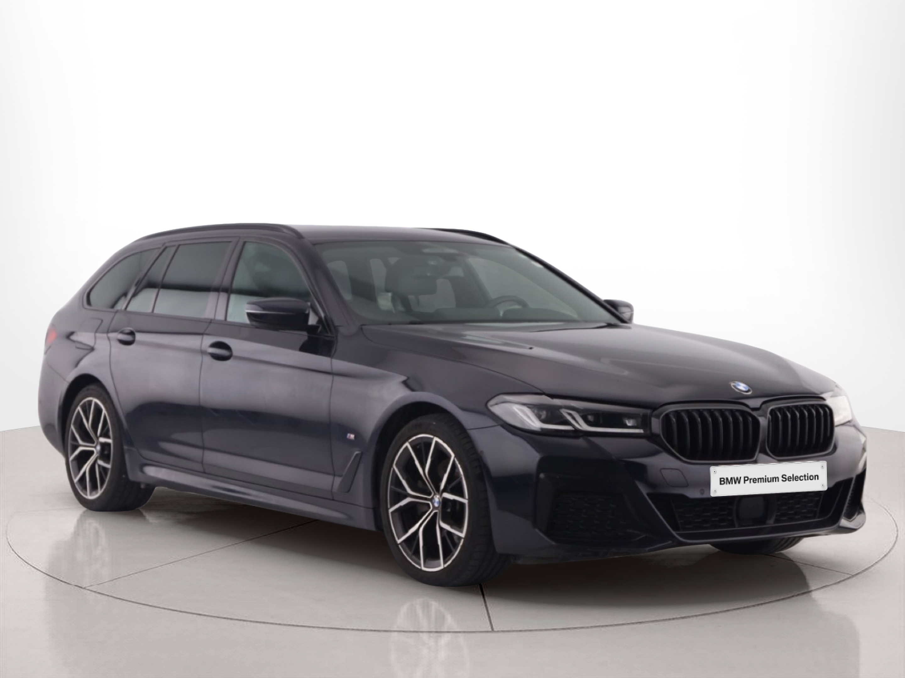 BMW Série 5 520d Touring color Negro. Año 2021. 140KW(190CV). Diesel. En concesionario BMW Group Portugal Outlet de Oeiras