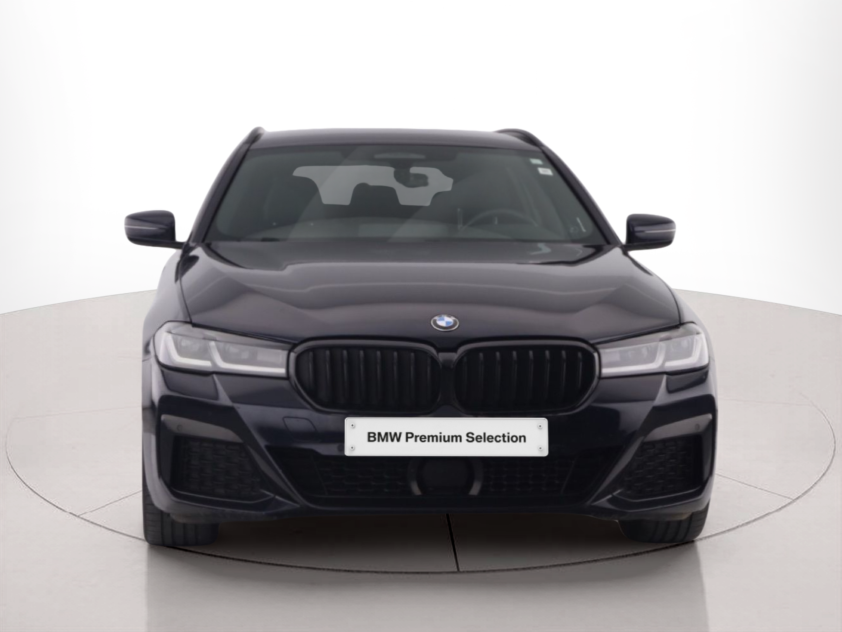 Fotos de BMW Série 5 520d Touring color Negro. Año 2021. 140KW(190CV). Diesel. En concesionario BMW Group Portugal Outlet de Oeiras