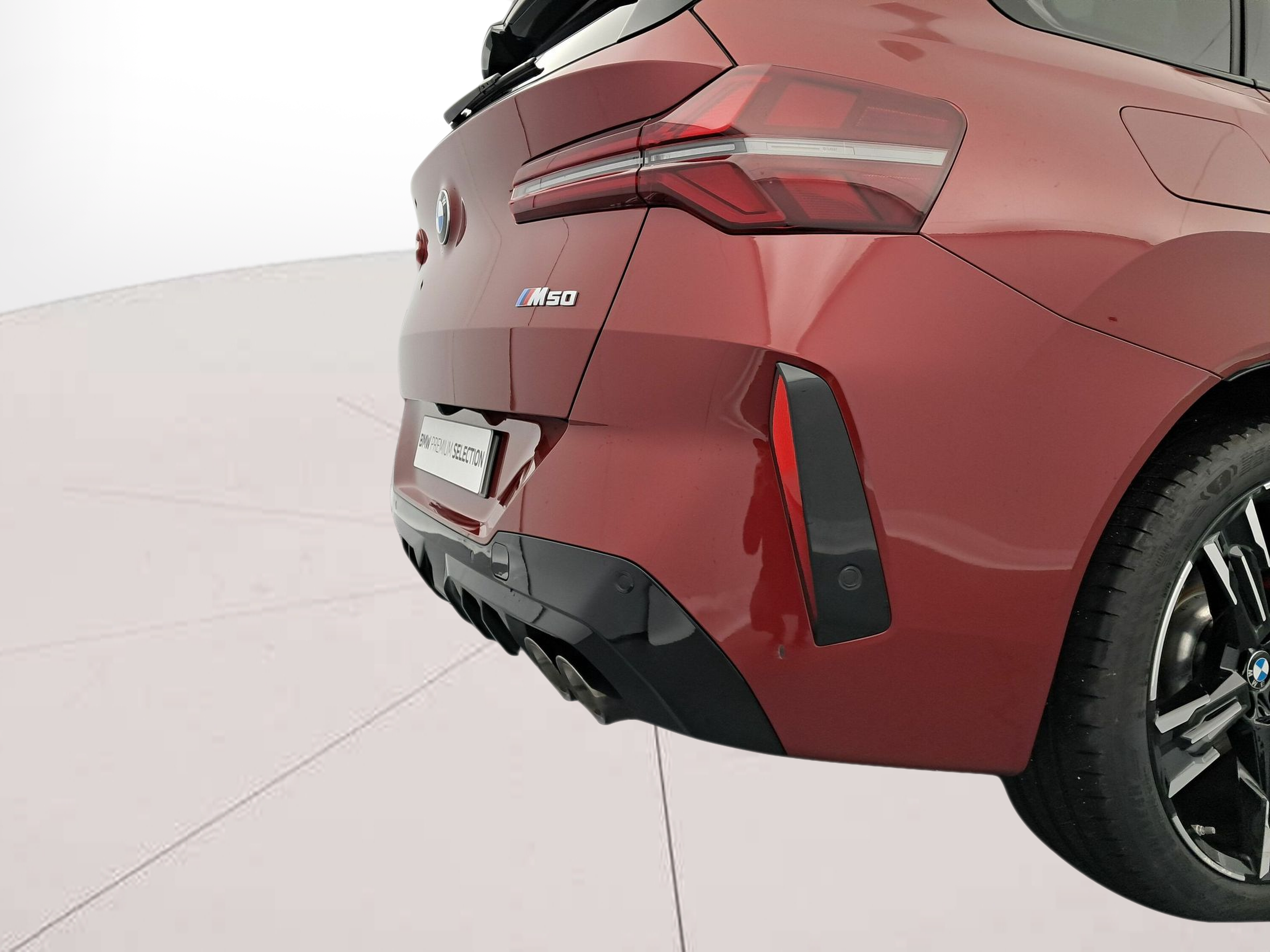 BMW X3 M50 color Rojo. Año 2024. 293KW(398CV). Gasolina. En concesionario BMW Group Portugal Outlet de Oeiras