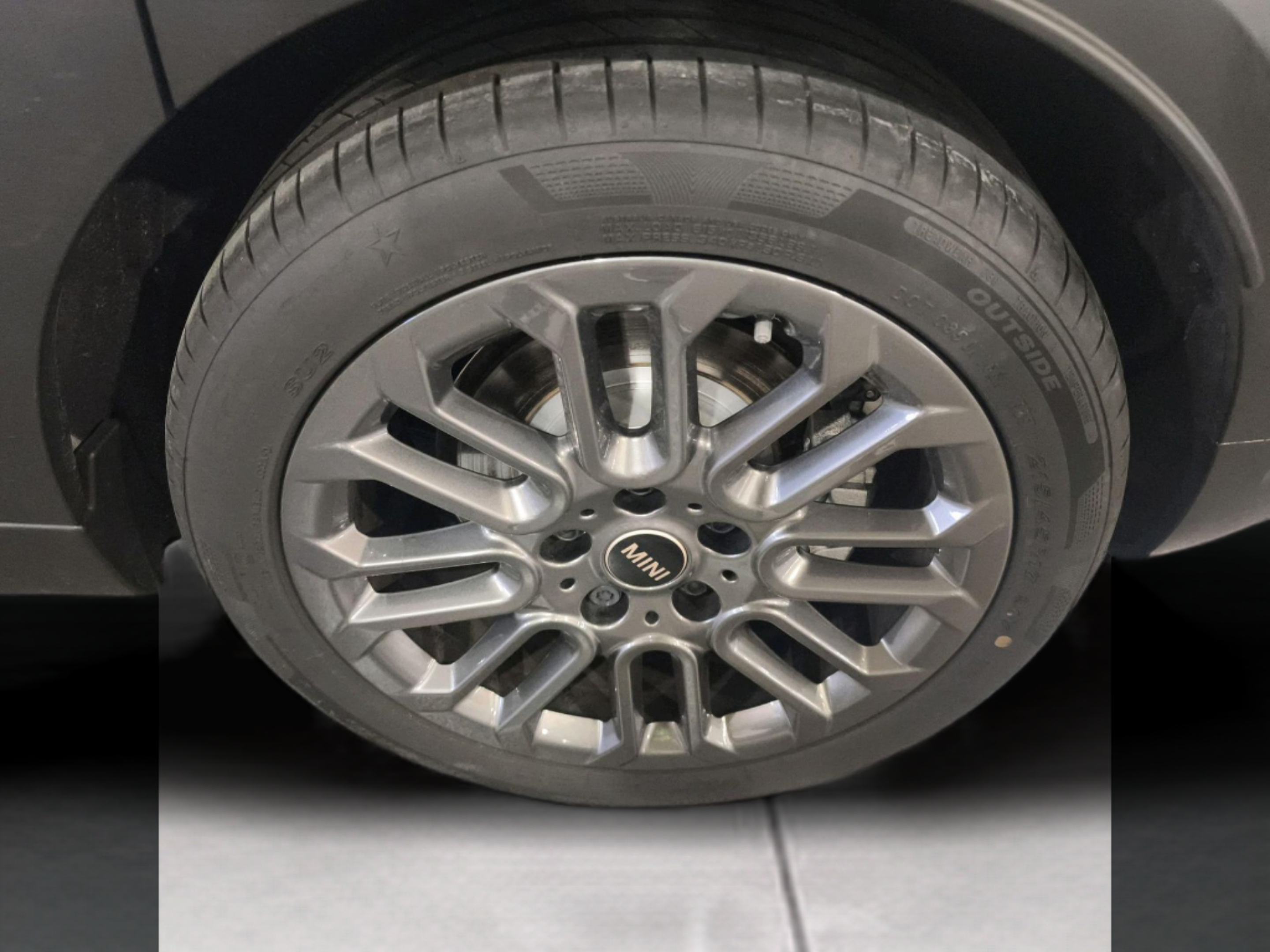 fotoG 11 del MINI MINI 5 Portas Cooper C 115 kW (156 CV) 156cv Gasolina de 2025 em Oeiras