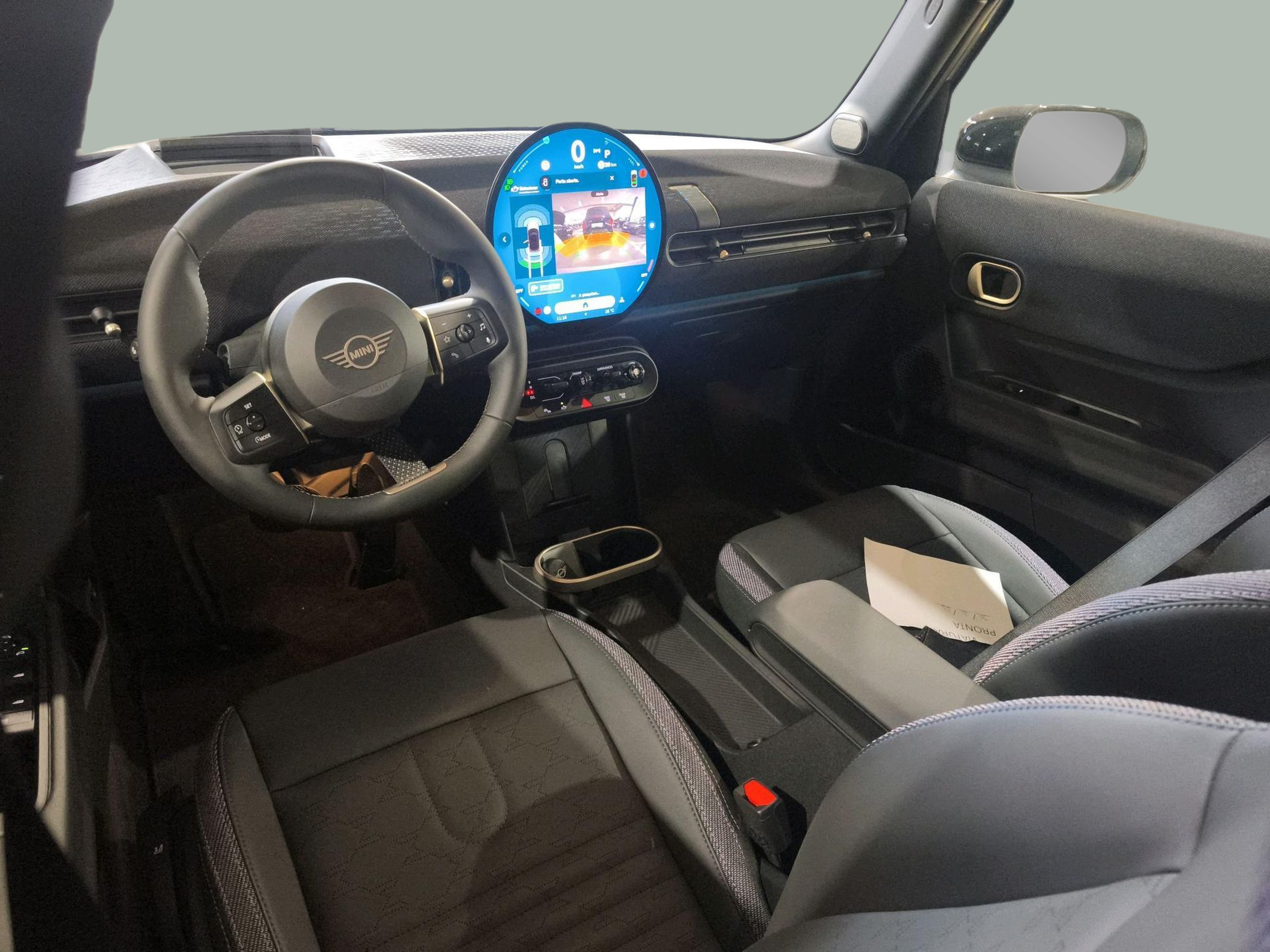 fotoG 7 del MINI MINI 5 Portas Cooper C 115 kW (156 CV) 156cv Gasolina de 2025 em Oeiras