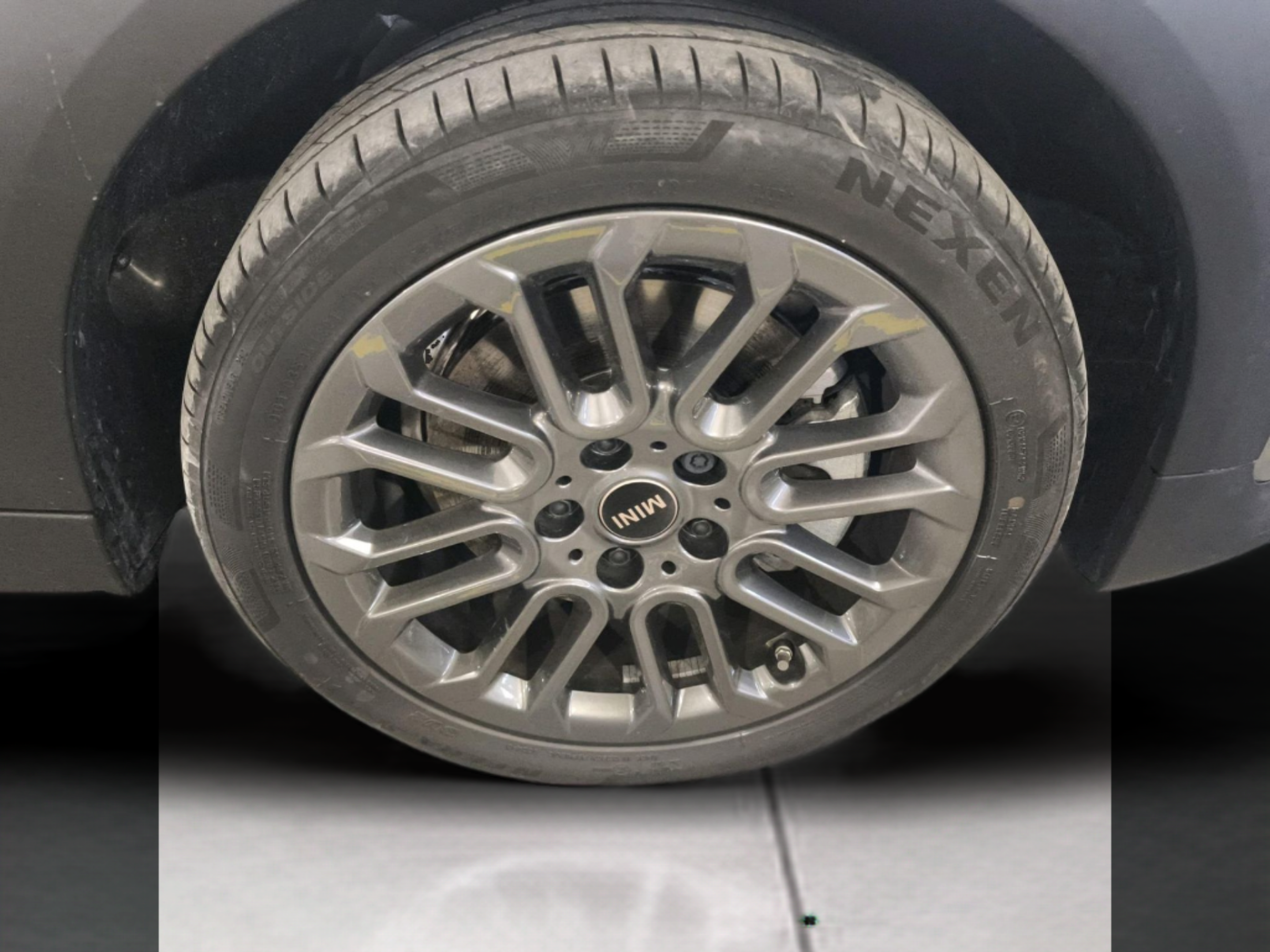 fotoG 14 del MINI MINI 5 Portas Cooper C 115 kW (156 CV) 156cv Gasolina de 2025 em Oeiras