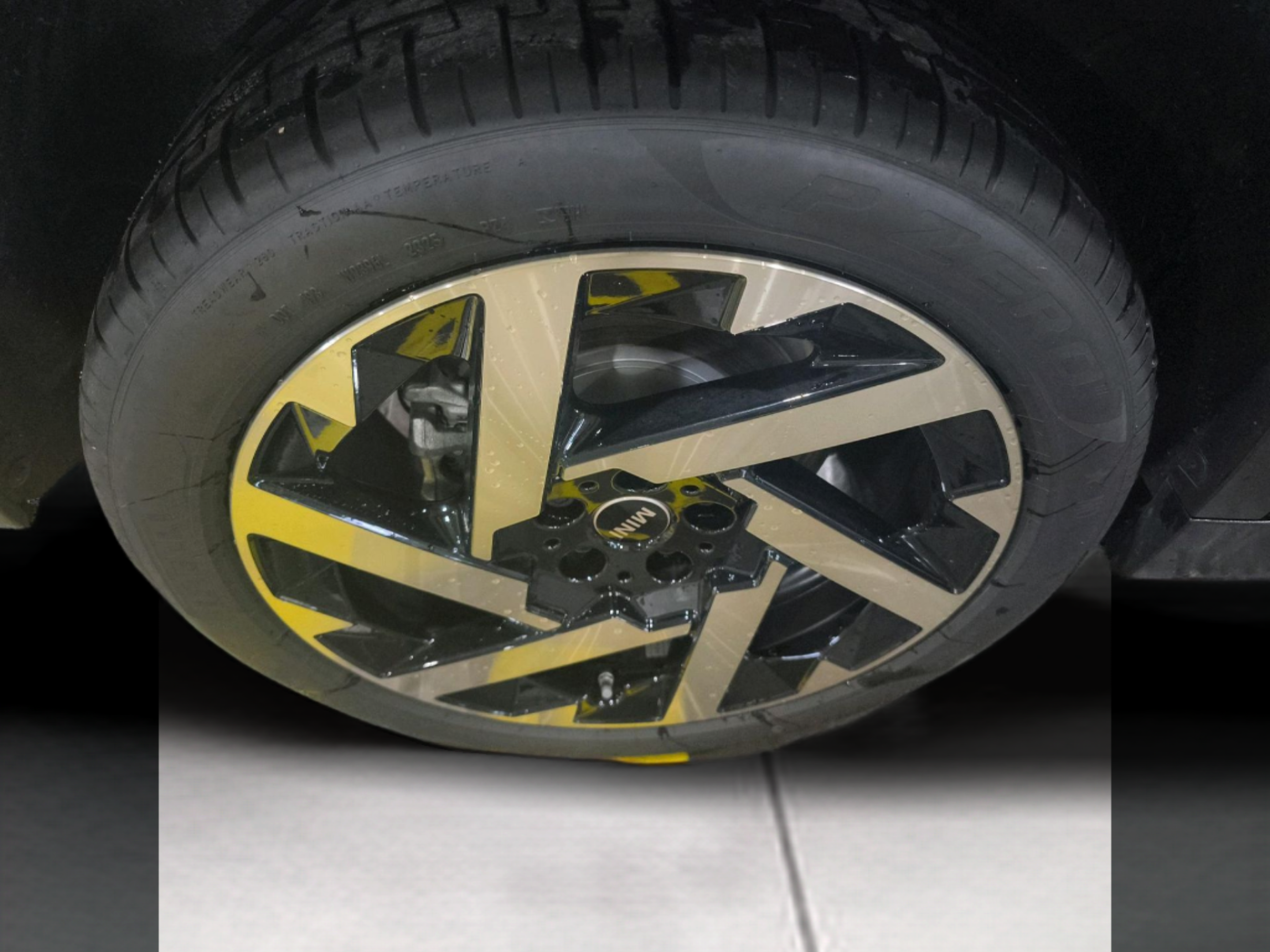 fotoG 12 del MINI MINI Countryman C 125 kW (170 CV) 170cv Gasolina de 2025 em Oeiras