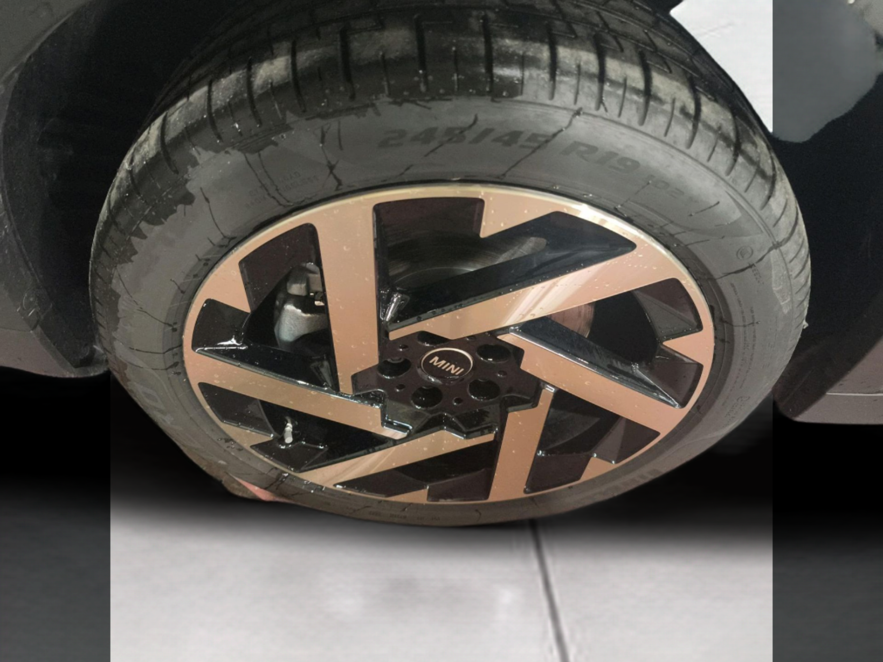 fotoG 13 del MINI MINI Countryman C 125 kW (170 CV) 170cv Gasolina de 2025 em Oeiras