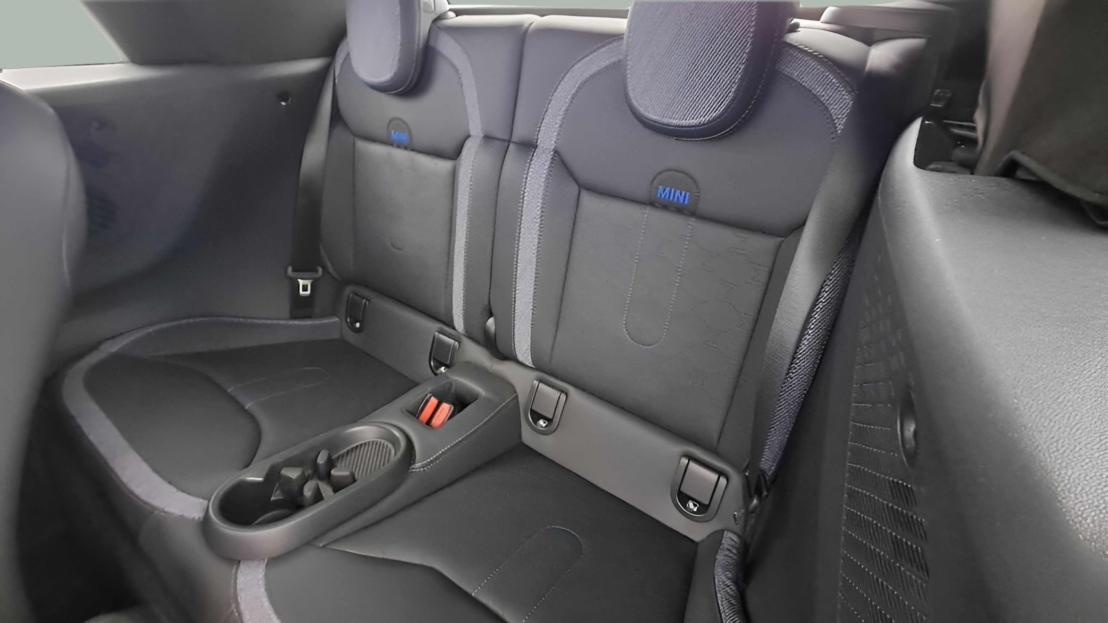 fotoG 9 del MINI MINI Cabrio Cooper 120 kW (163 CV) 163cv Gasolina de 2025 em Oeiras