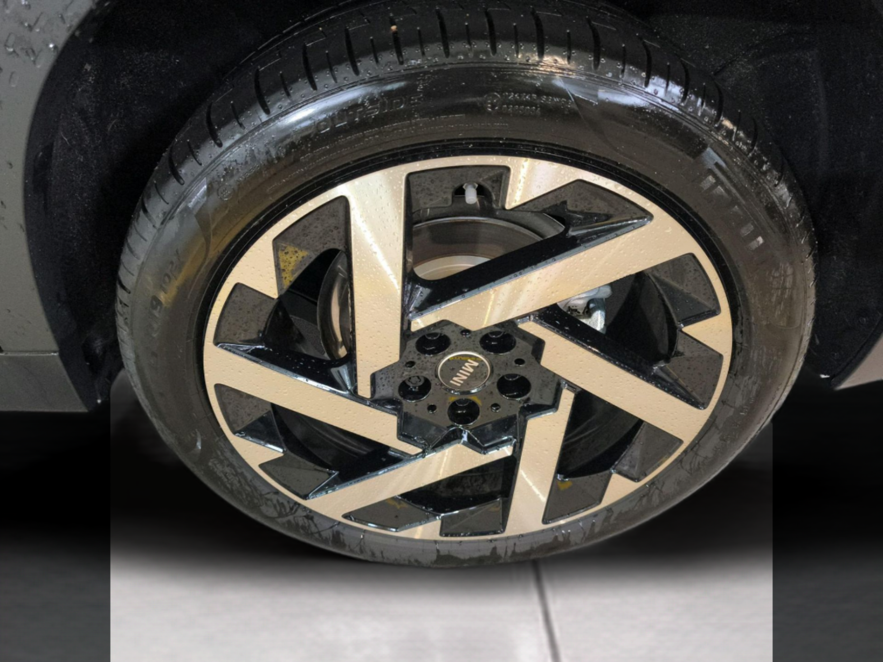 fotoG 14 del MINI MINI Countryman C 125 kW (170 CV) 170cv Gasolina de 2025 em Oeiras