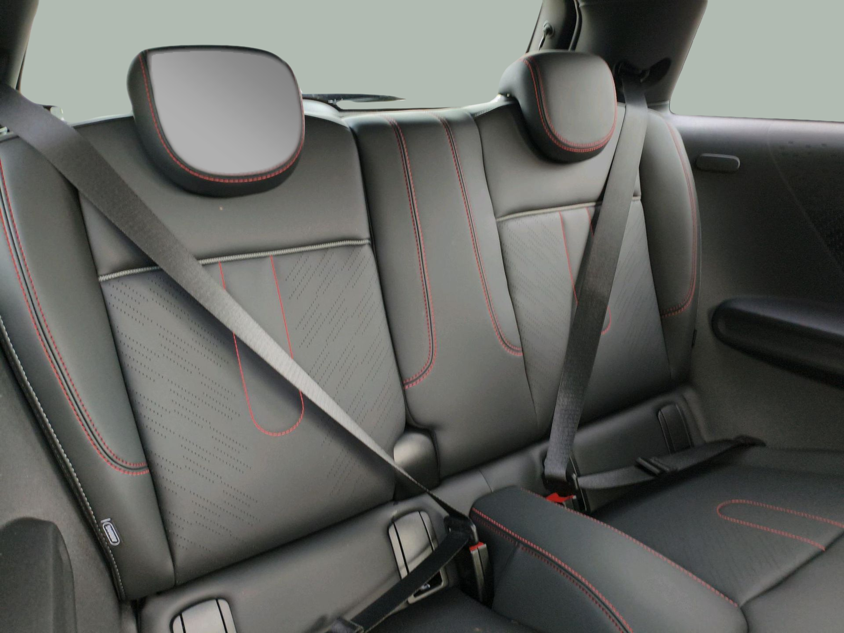 fotoG 9 del MINI MINI 3 Portas John Cooper Works 170 kW (231 CV) 231cv Gasolina de 2025 em Oeiras