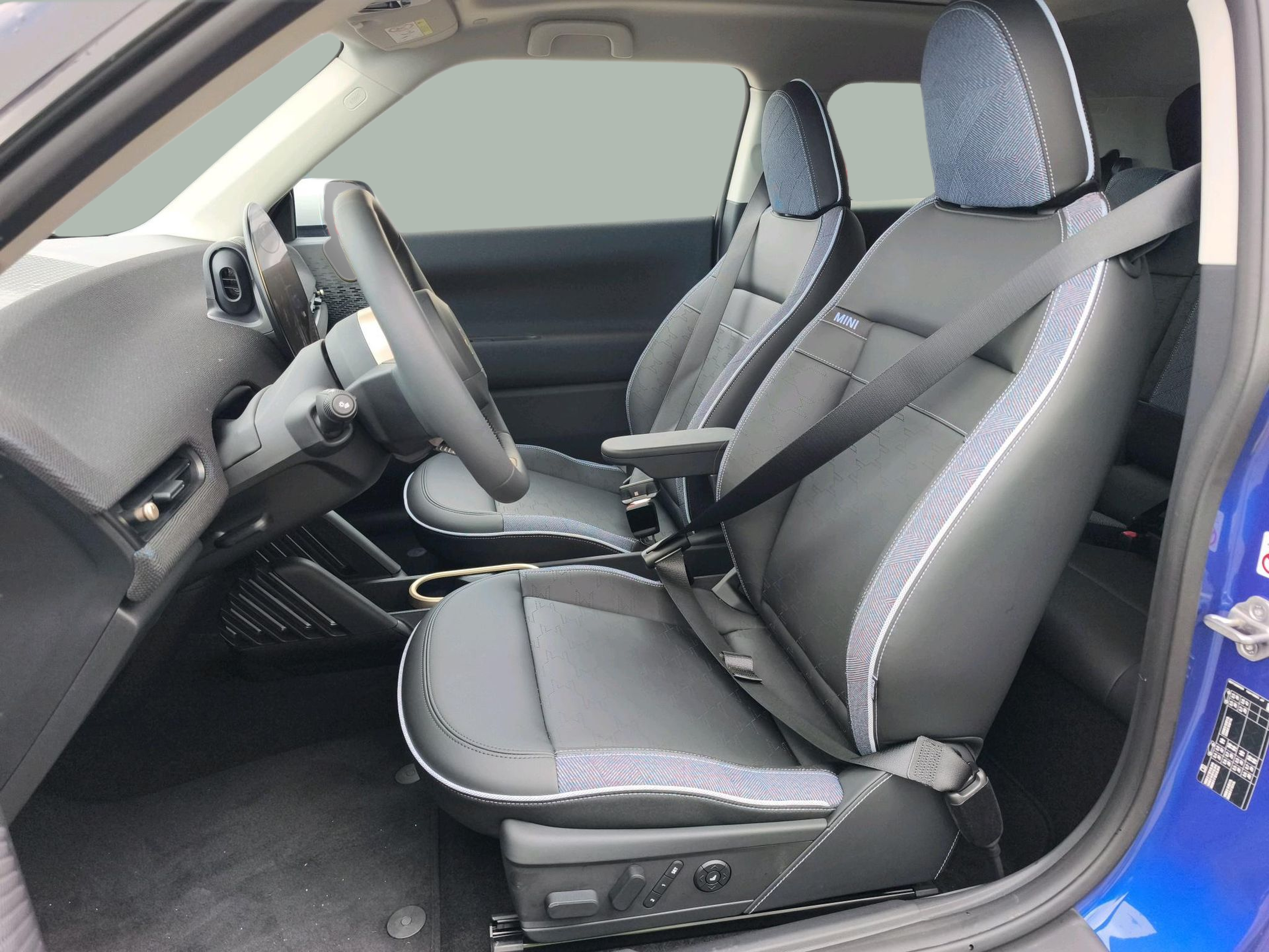 fotoG 8 del Mini MINI Cooper Elétrico MINI Cooper SE 218cv Elétrico de 2025 em Oeiras