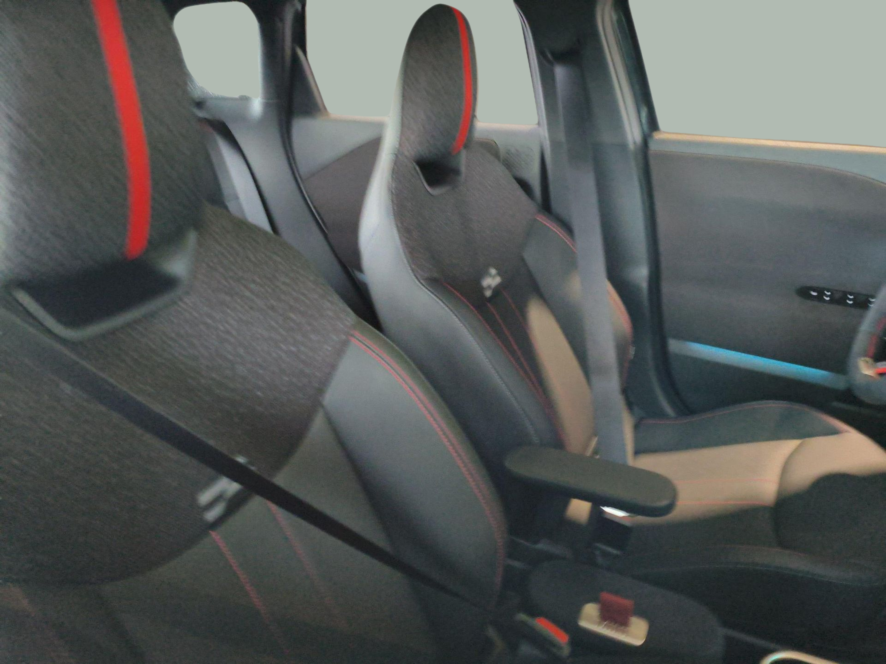 fotoG 8 del MINI MINI Aceman John Cooper Works E 190 kW (258 CV) 258cv Elétrico de 2025 em Oeiras