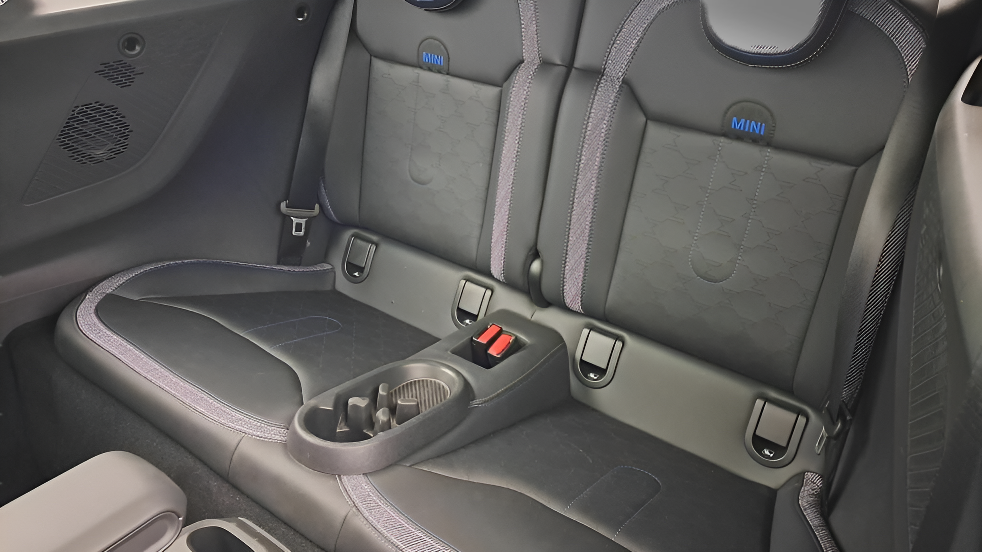 fotoG 9 del Mini MINI Cabrio MINI Cooper Cabrio C 163cv Gasolina de 2025 em Oeiras