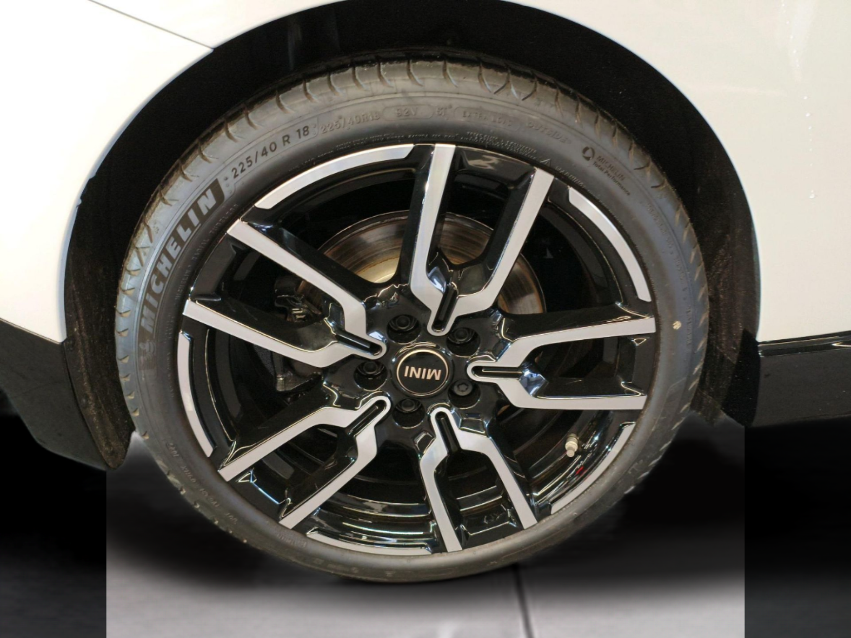 fotoG 14 del MINI MINI 3 Portas Cooper S E 160 kW (218 CV) 218cv Elétrico de 2025 em Oeiras