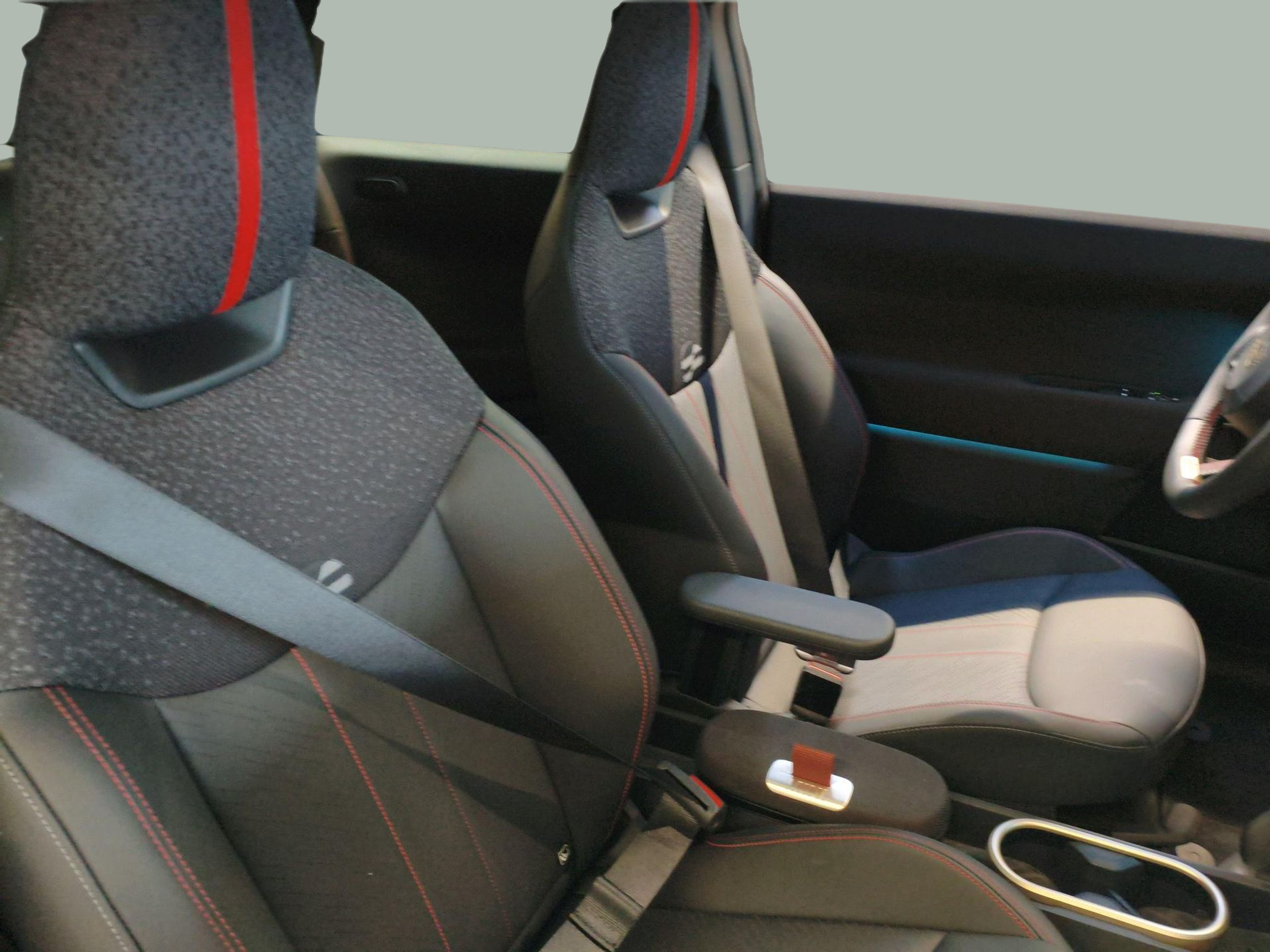 fotoG 8 del MINI MINI 3 Portas Cooper S E 160 kW (218 CV) 218cv Elétrico de 2025 em Oeiras