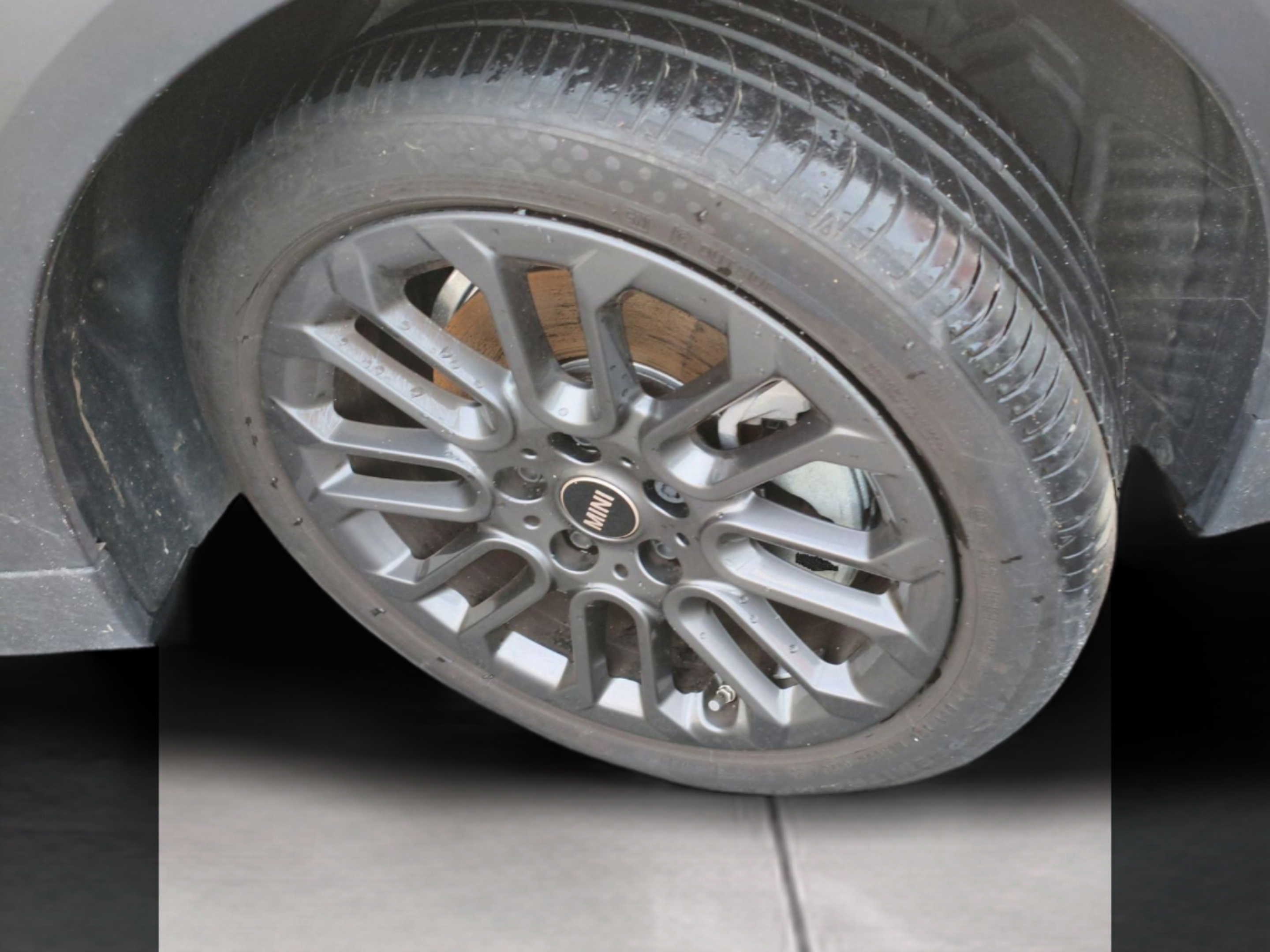 fotoG 12 del MINI MINI 5 Portas Cooper C 115 kW (156 CV) 156cv Gasolina de 2025 em Oeiras