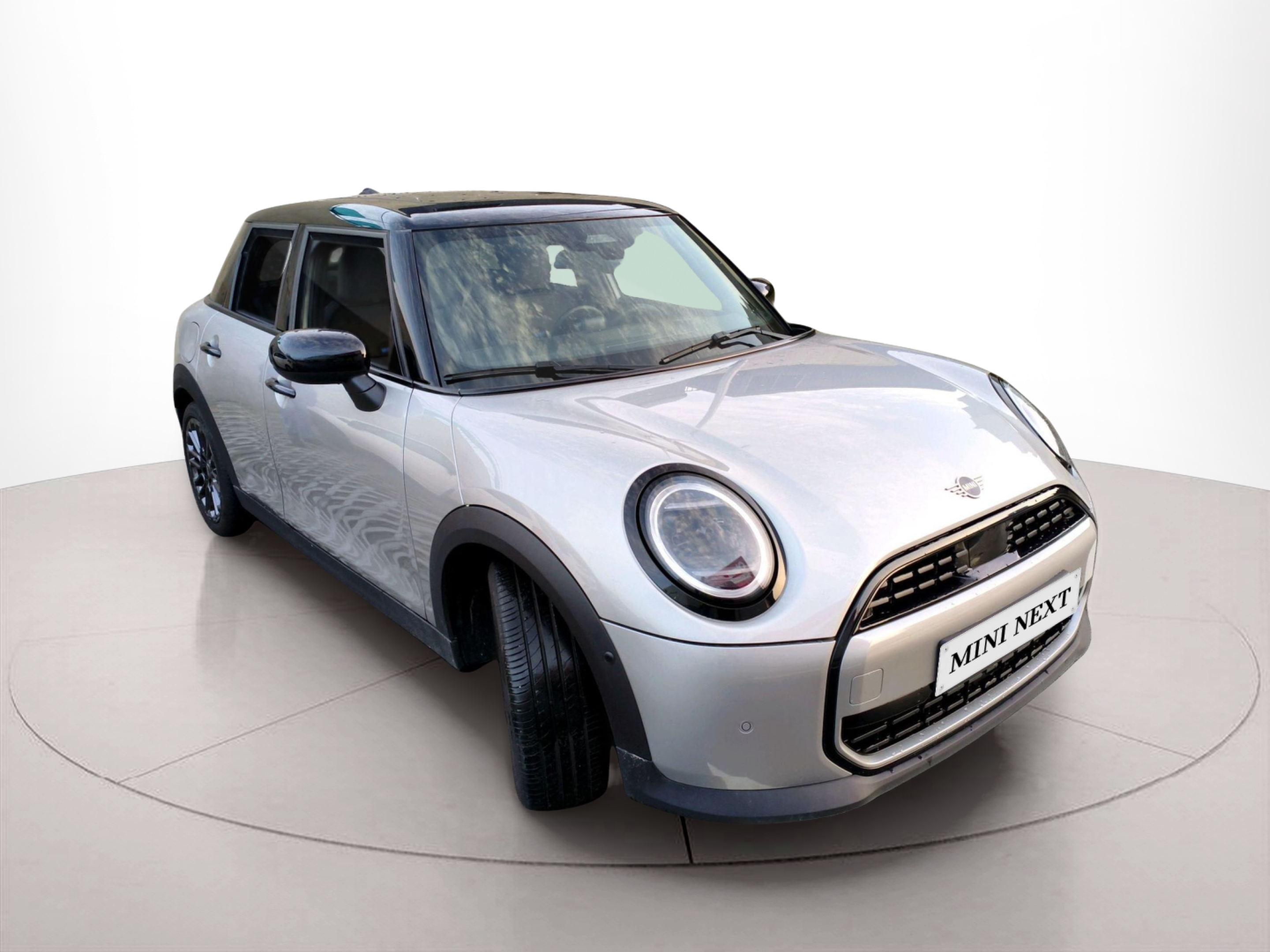 fotoG 15 del MINI MINI 5 Portas Cooper C 115 kW (156 CV) 156cv Gasolina de 2025 em Oeiras