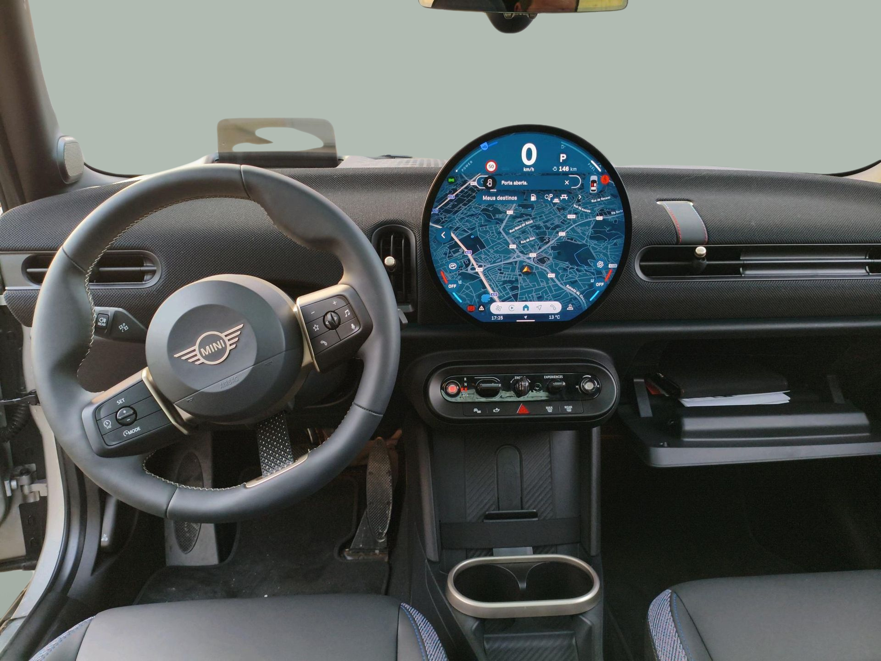 fotoG 7 del MINI MINI 5 Portas Cooper C 115 kW (156 CV) 156cv Gasolina de 2025 em Oeiras