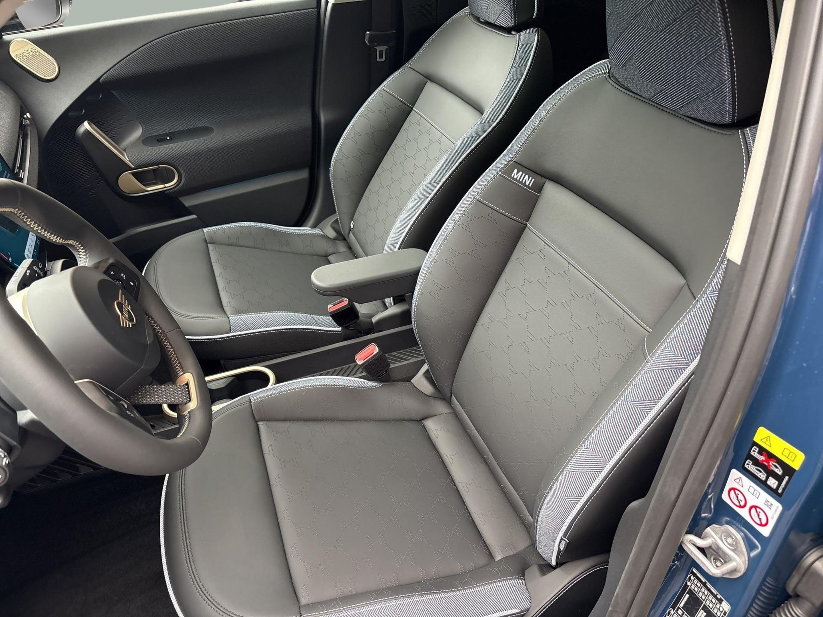 fotoG 8 del Mini MINI Aceman SE 218cv Elétrico de 2025 em Oeiras