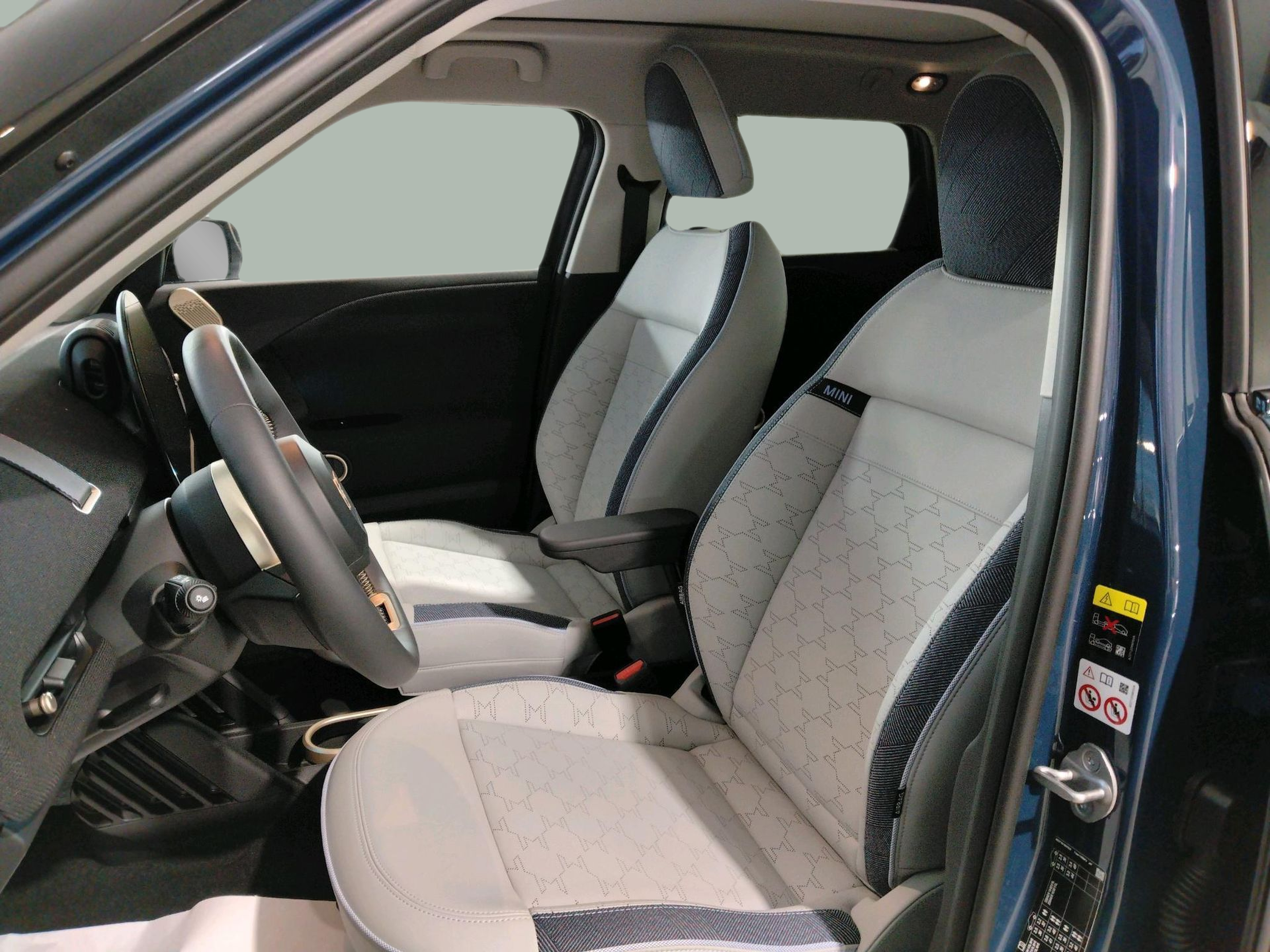 fotoG 8 del MINI MINI Aceman E 135 kW (184 CV) 184cv Elétrico de 2025 em Oeiras