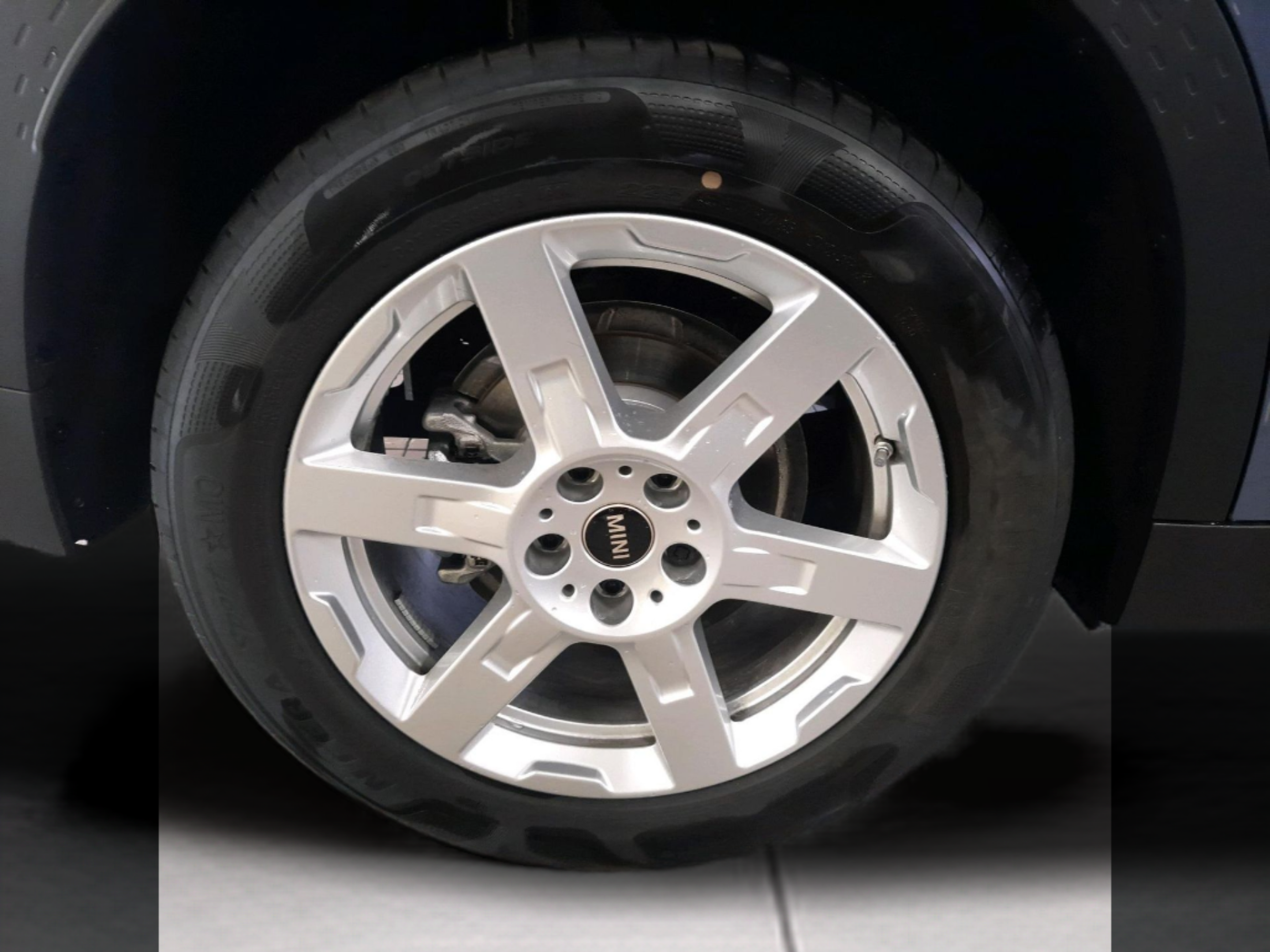 fotoG 12 del MINI MINI Countryman C 125 kW (170 CV) 170cv Gasolina de 2025 em Oeiras