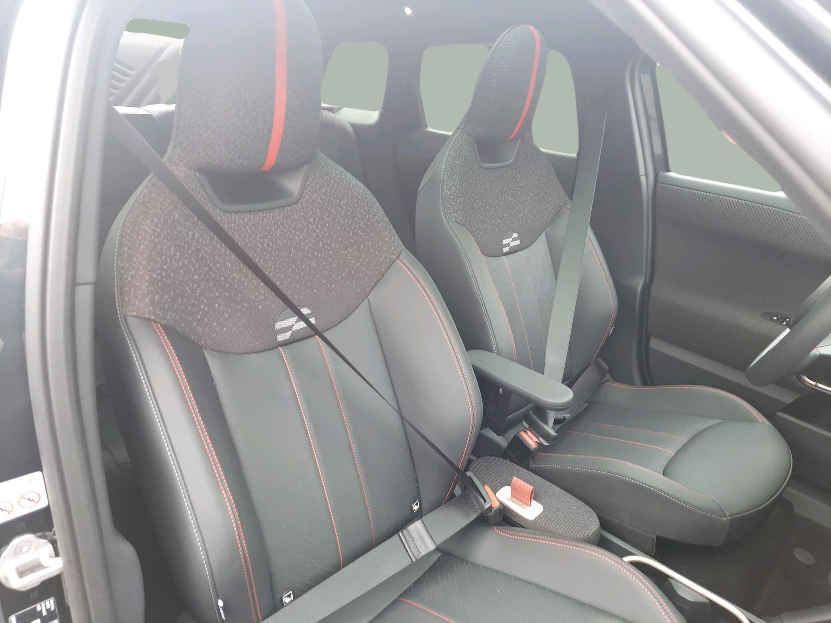 fotoG 8 del MINI MINI Aceman E 135 kW (184 CV) 184cv Elétrico de 2025 em Oeiras