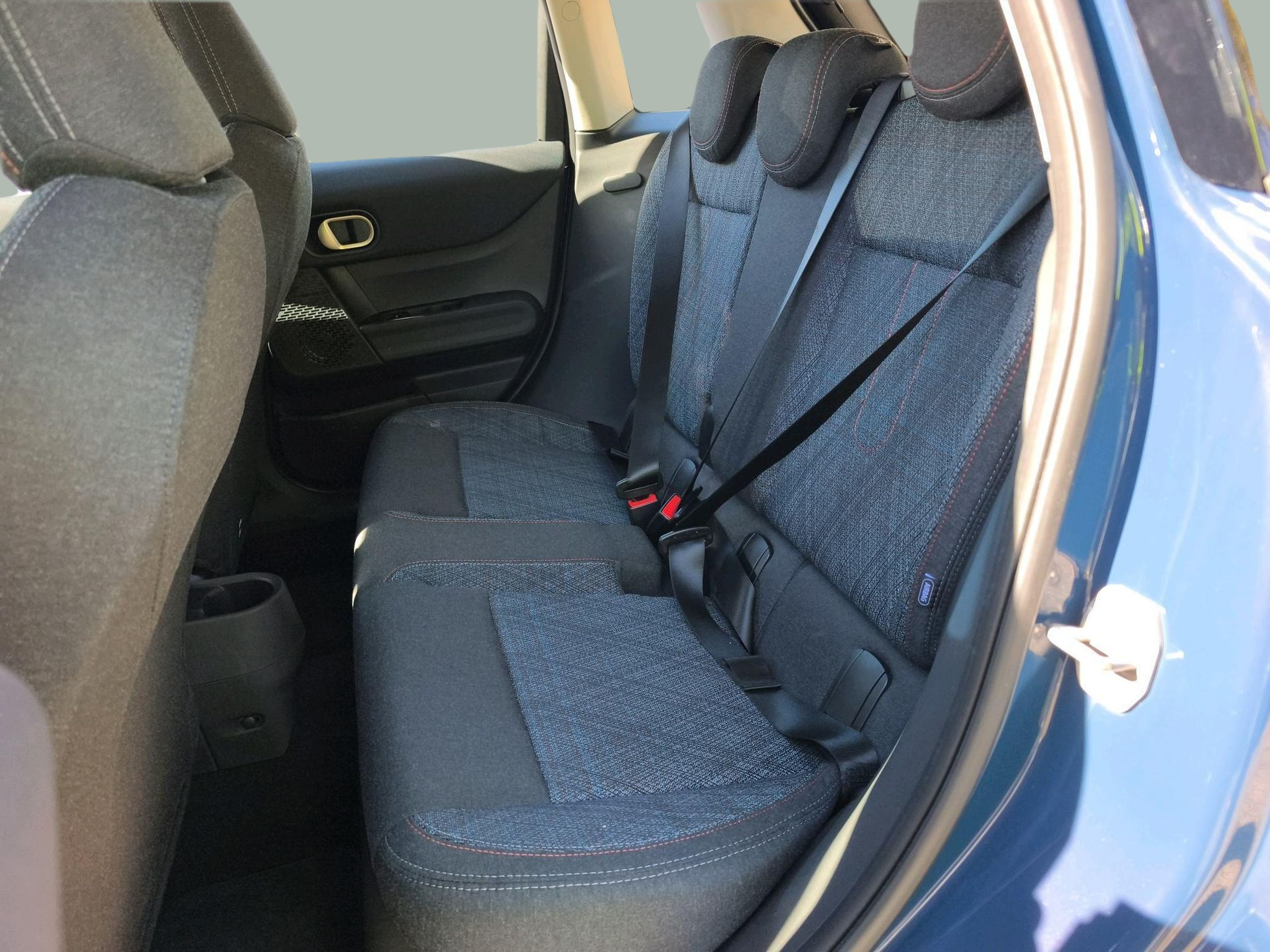 fotoG 9 del MINI MINI 5 Portas Cooper 115 kW (156 CV) 156cv Gasolina de 2025 em Oeiras