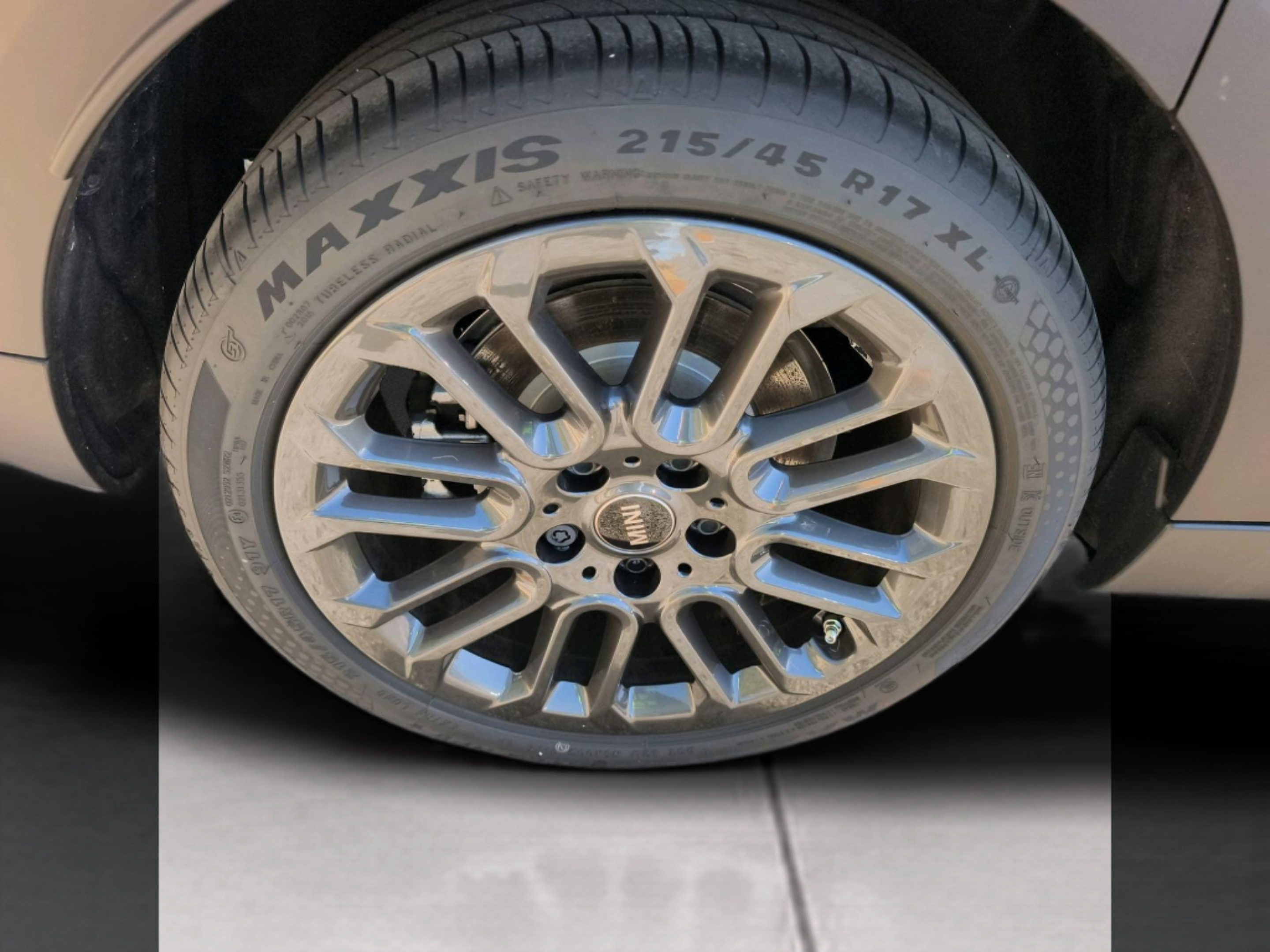 fotoG 14 del MINI MINI 5 Portas Cooper 115 kW (156 CV) 156cv Gasolina de 2025 em Oeiras