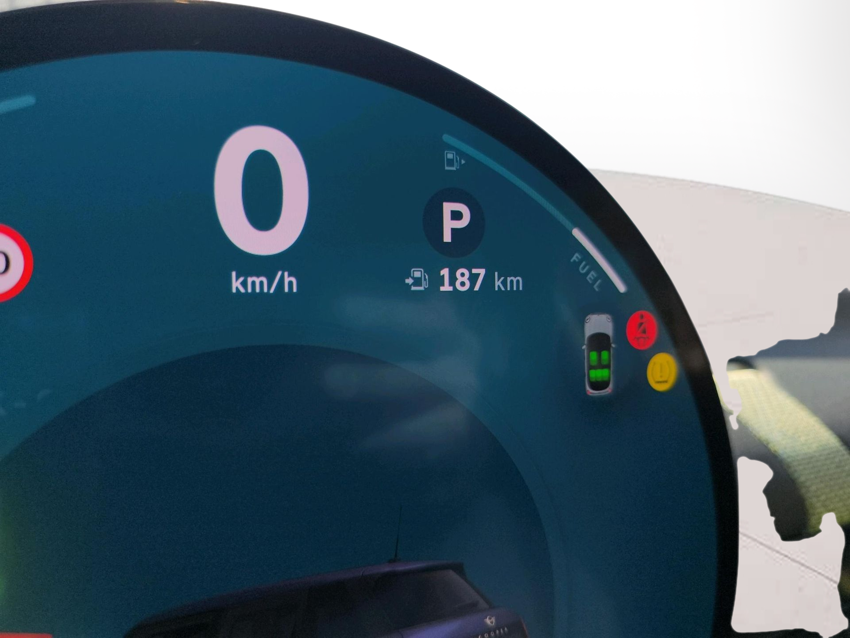 fotoG 10 del MINI MINI 5 Portas Cooper 115 kW (156 CV) 156cv Gasolina de 2025 em Oeiras