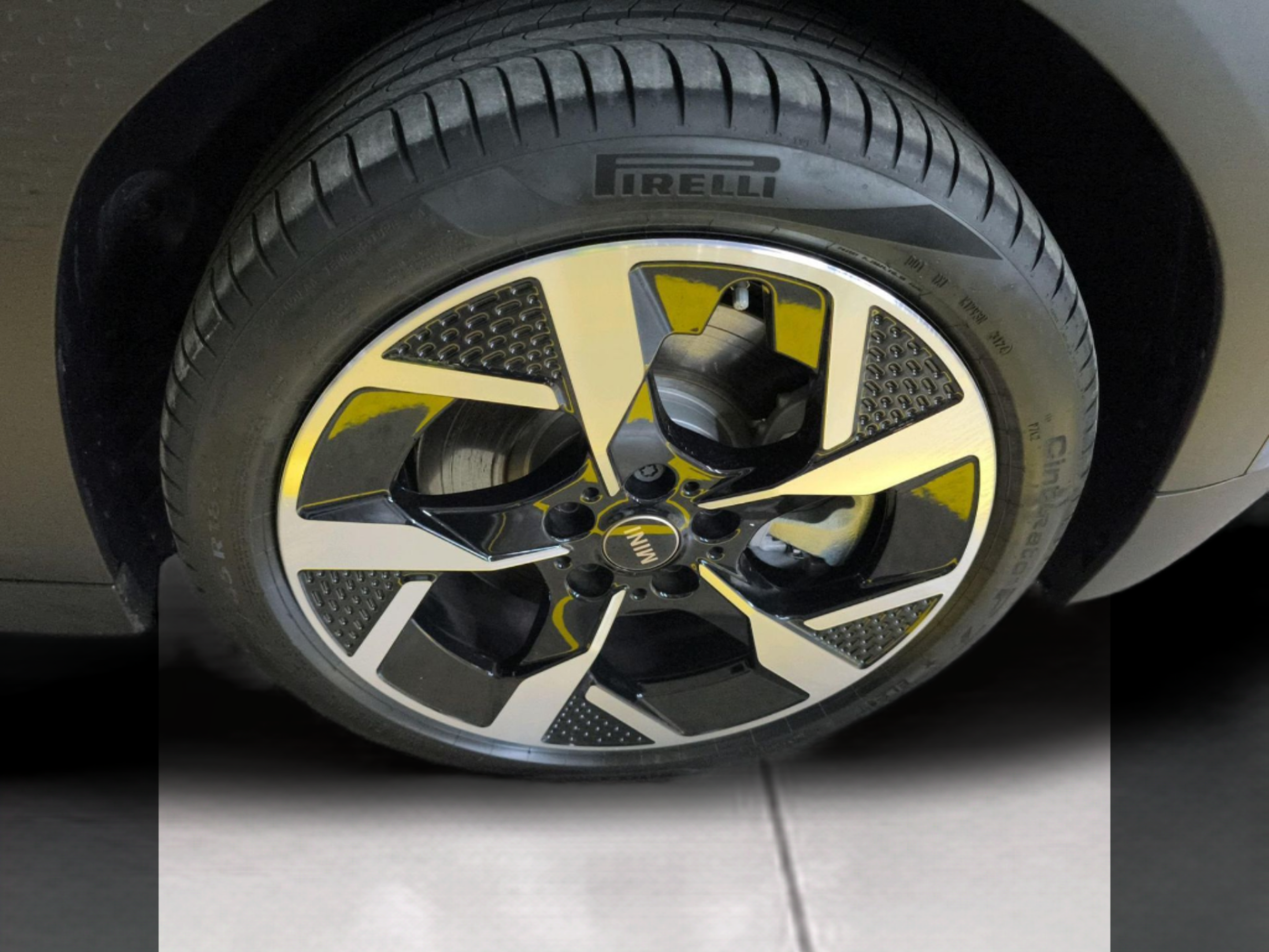 fotoG 13 del Mini MINI Aceman SE 218cv Elétrico de 2025 em Oeiras