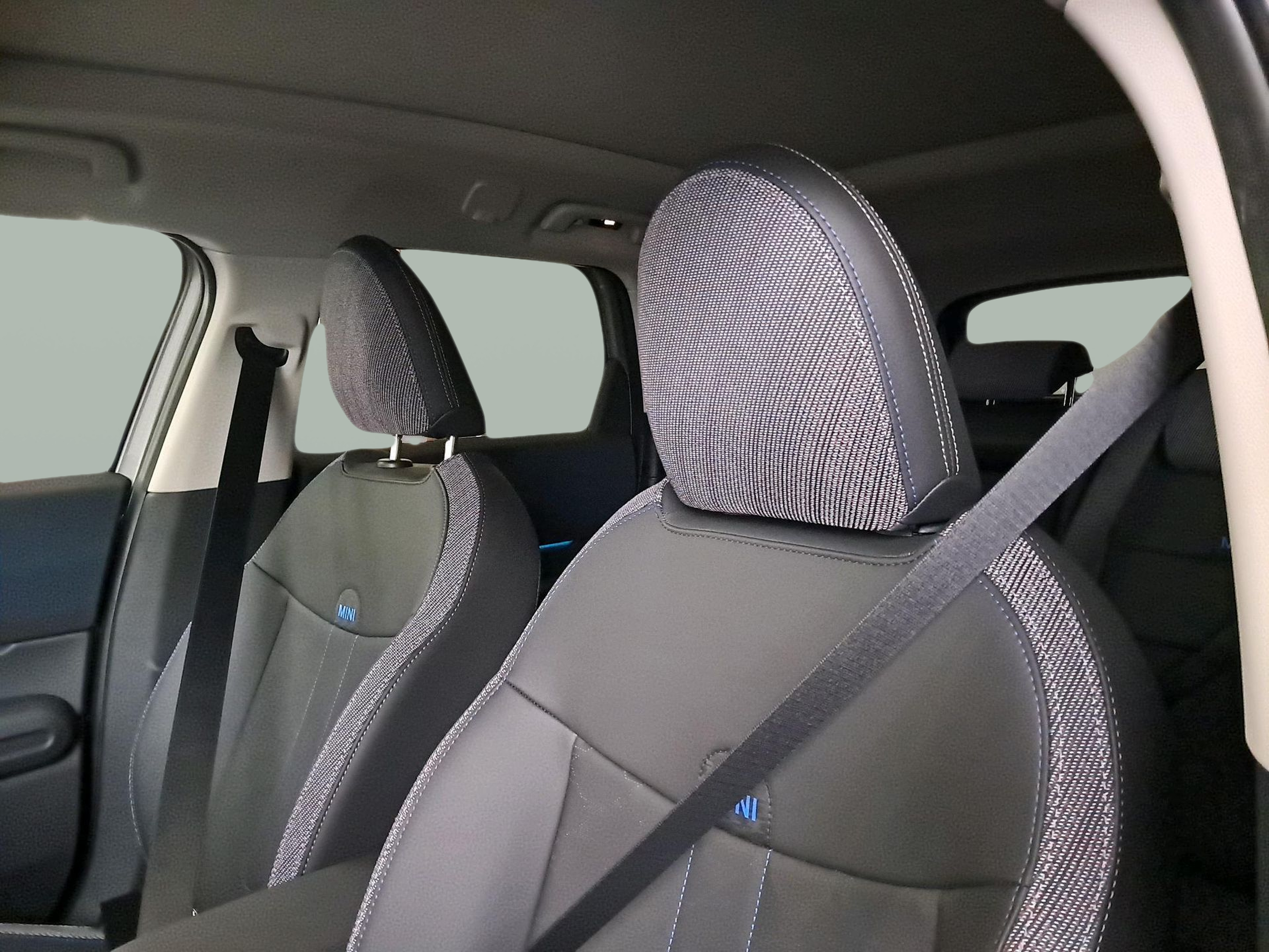 fotoG 8 del MINI MINI Countryman C 125 kW (170 CV) 170cv Gasolina de 2025 em Oeiras