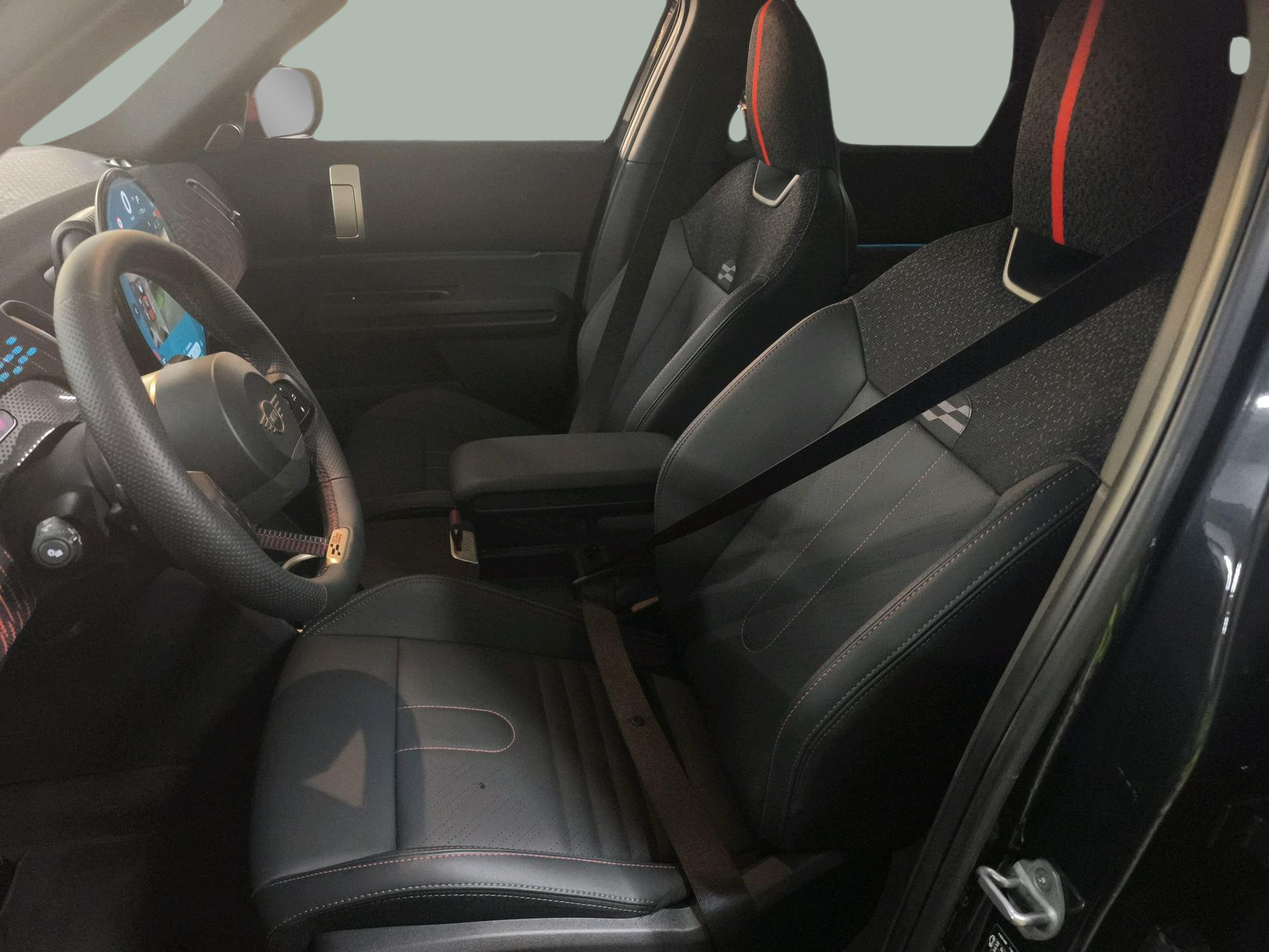 fotoG 8 del MINI MINI Countryman John Cooper Works ALL4 221 kW (300 CV) 300cv Gasolina de 2025 em Oeiras