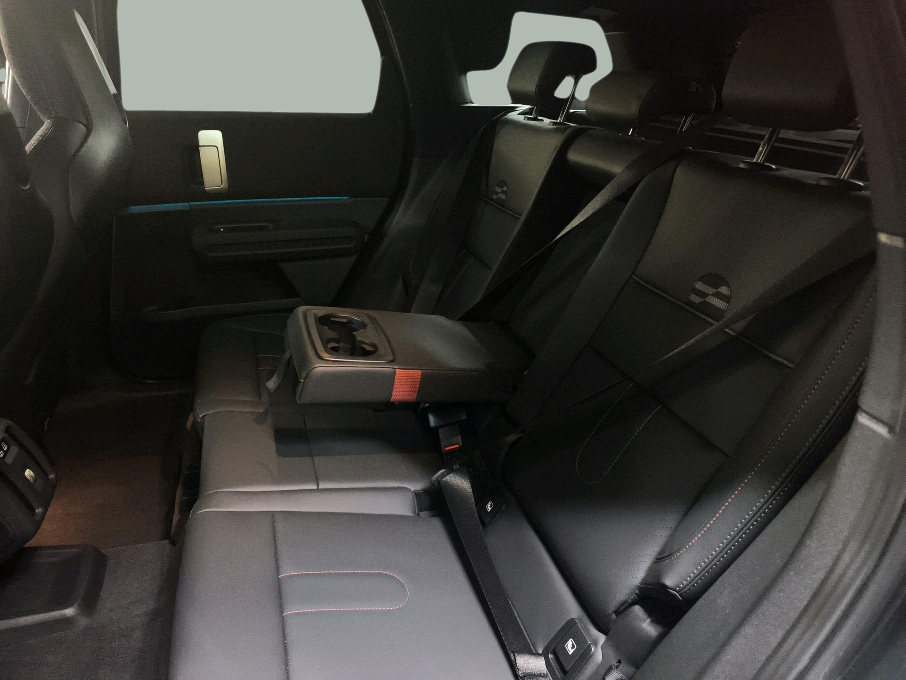 fotoG 9 del MINI MINI Countryman John Cooper Works ALL4 221 kW (300 CV) 300cv Gasolina de 2025 em Oeiras