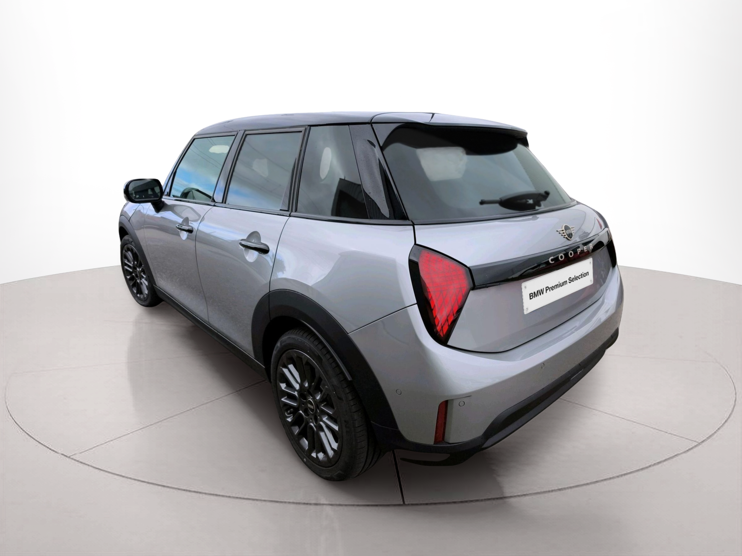 fotoG 5 del MINI MINI 5 Portas Cooper 115 kW (156 CV) 156cv Gasolina de 2025 em Oeiras