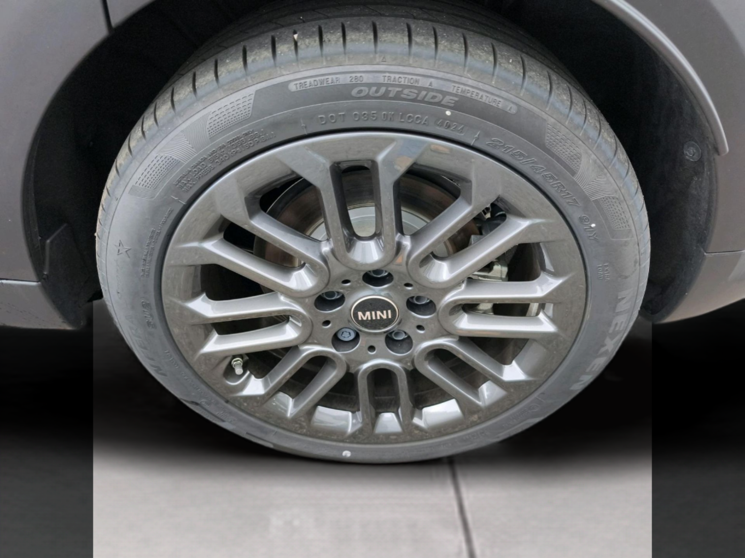 fotoG 13 del MINI MINI 5 Portas Cooper 115 kW (156 CV) 156cv Gasolina de 2025 em Oeiras