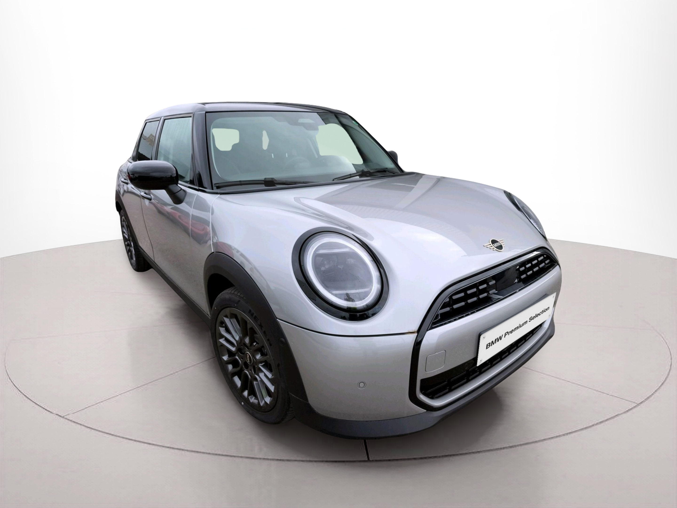 fotoG 15 del MINI MINI 5 Portas Cooper 115 kW (156 CV) 156cv Gasolina de 2025 em Oeiras