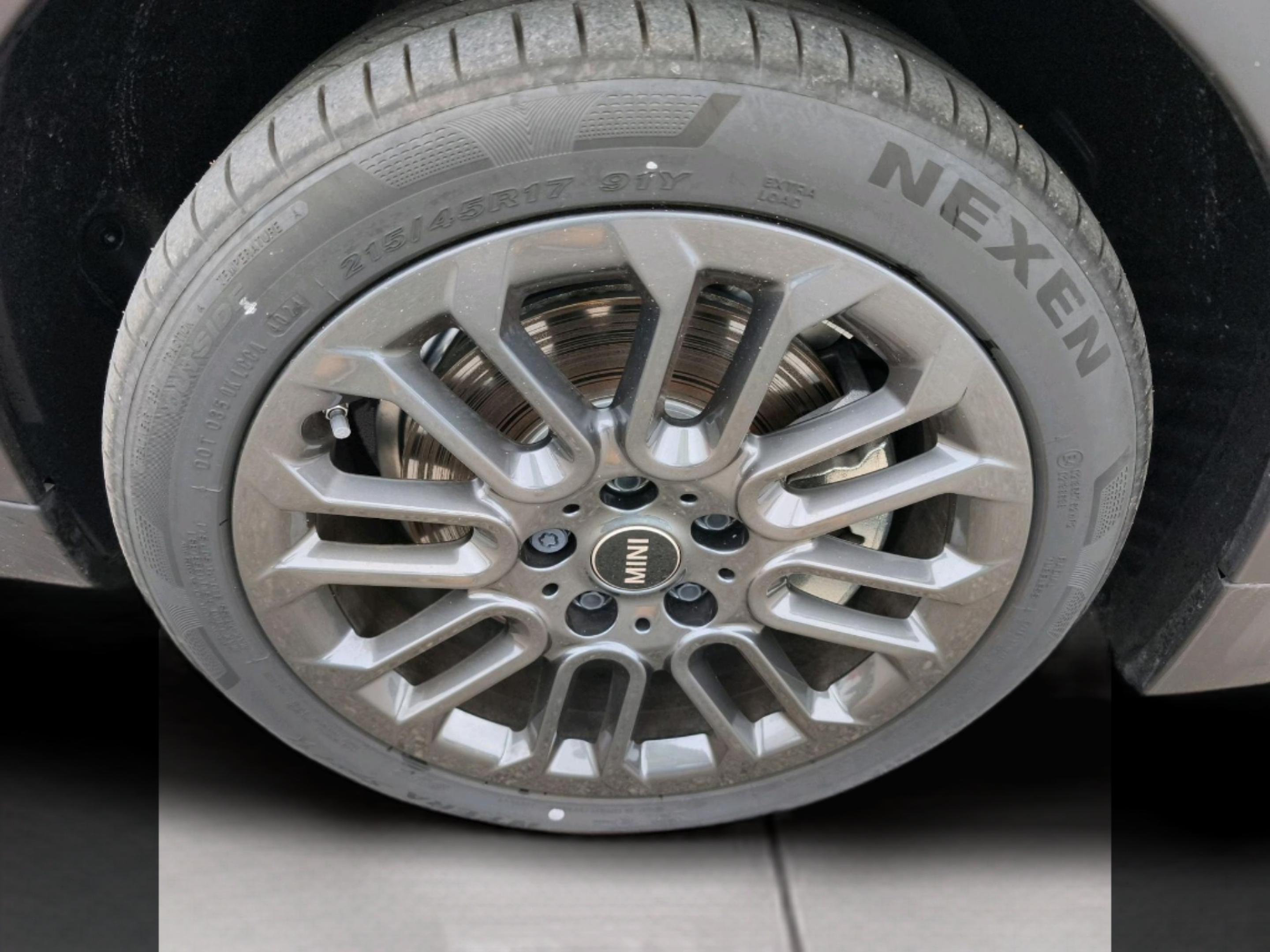 fotoG 11 del MINI MINI 5 Portas Cooper 115 kW (156 CV) 156cv Gasolina de 2025 em Oeiras