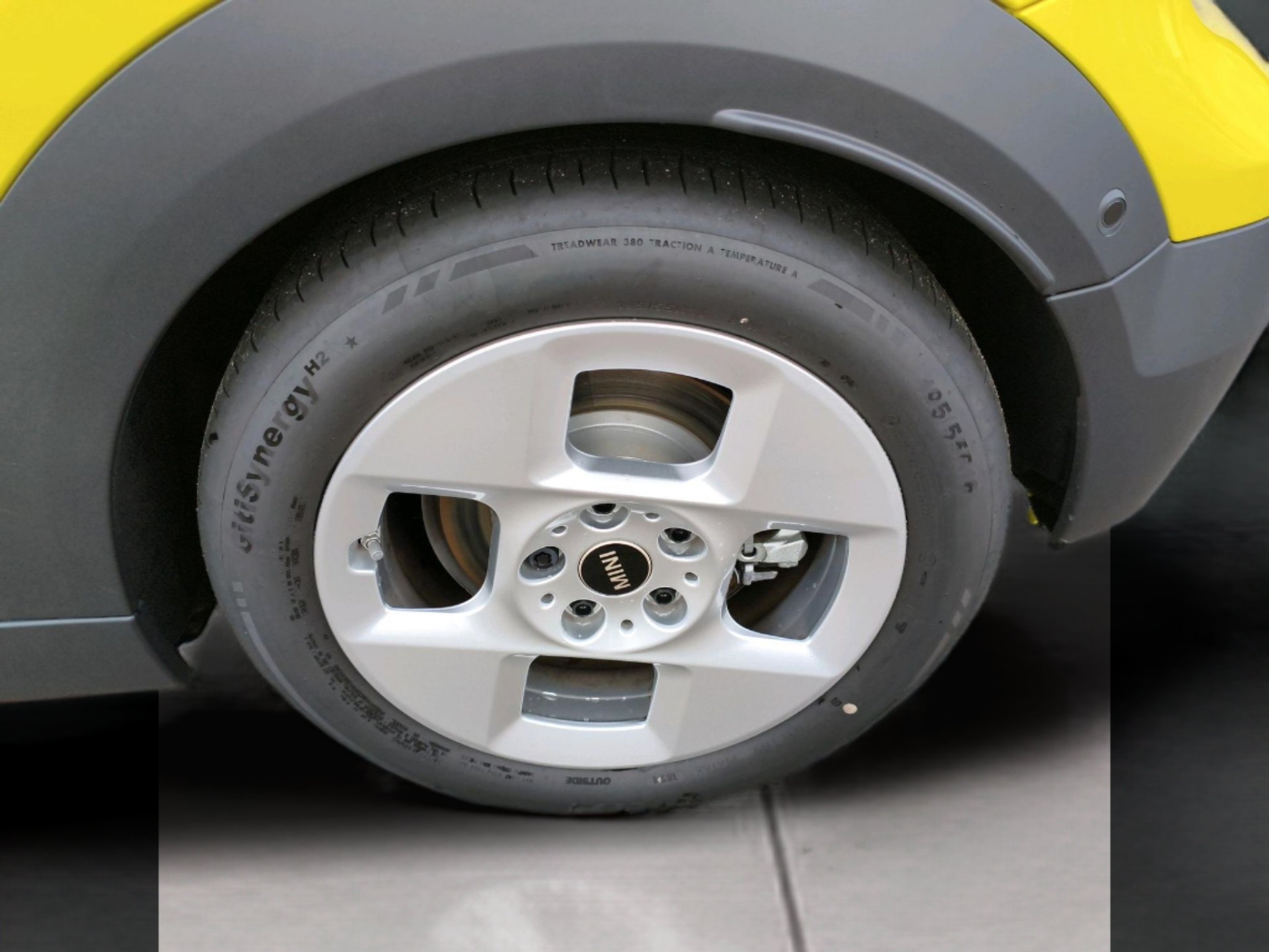 fotoG 12 del MINI MINI Cabrio Cooper S 150 kW (204 CV) 204cv Gasolina de 2025 em Oeiras