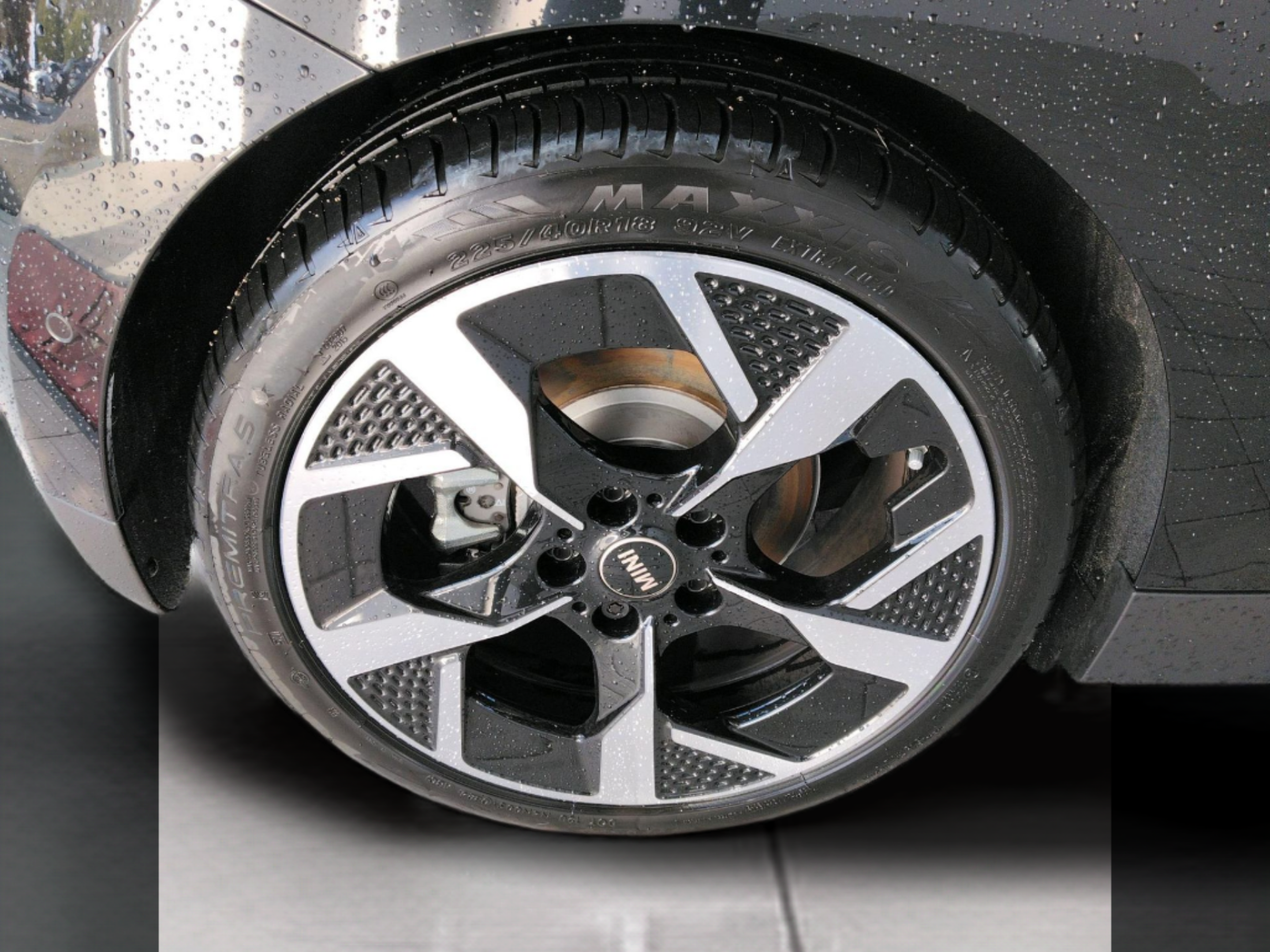 fotoG 14 del MINI MINI 3 Portas Cooper E 135 kW (184 CV) 184cv Elétrico de 2025 em Oeiras