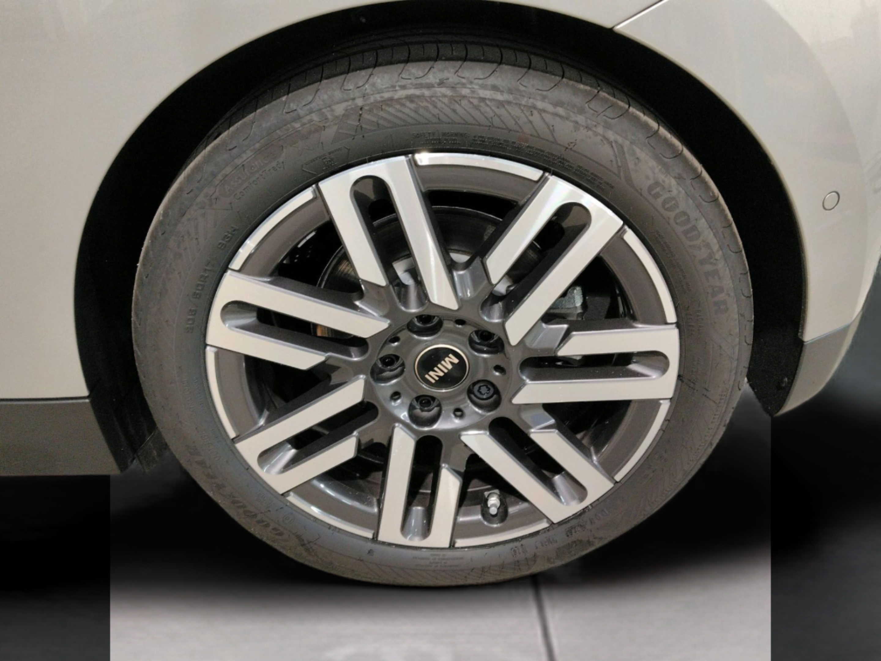 fotoG 13 del MINI MINI 3 Portas Cooper S E 160 kW (218 CV) 218cv Elétrico de 2025 em Oeiras