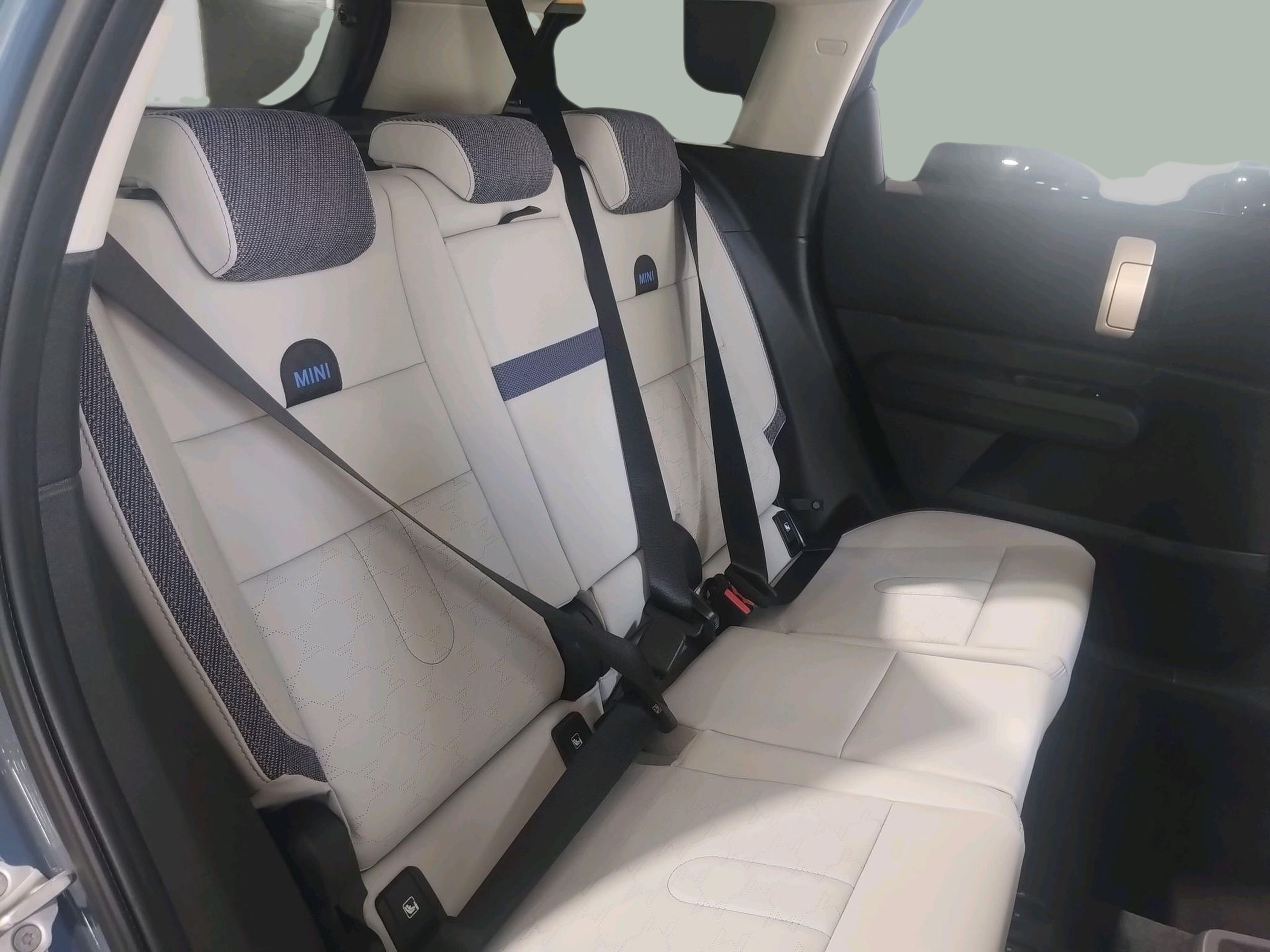 fotoG 9 del MINI MINI Countryman C 125 kW (170 CV) 170cv Gasolina de 2025 em Oeiras