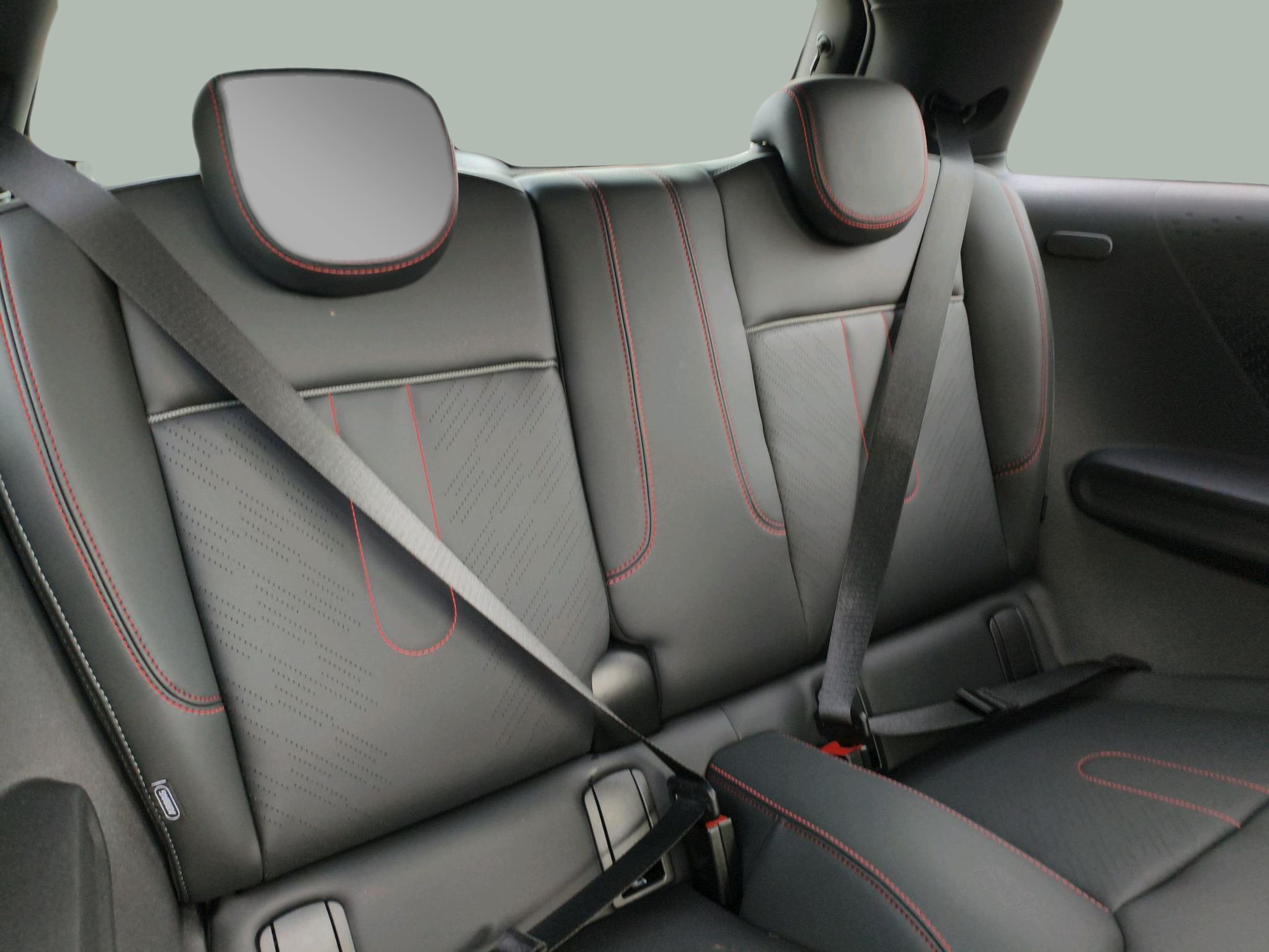 fotoG 9 del MINI MINI 3 Portas John Cooper Works 170 kW (231 CV) 231cv Gasolina de 2025 em Oeiras